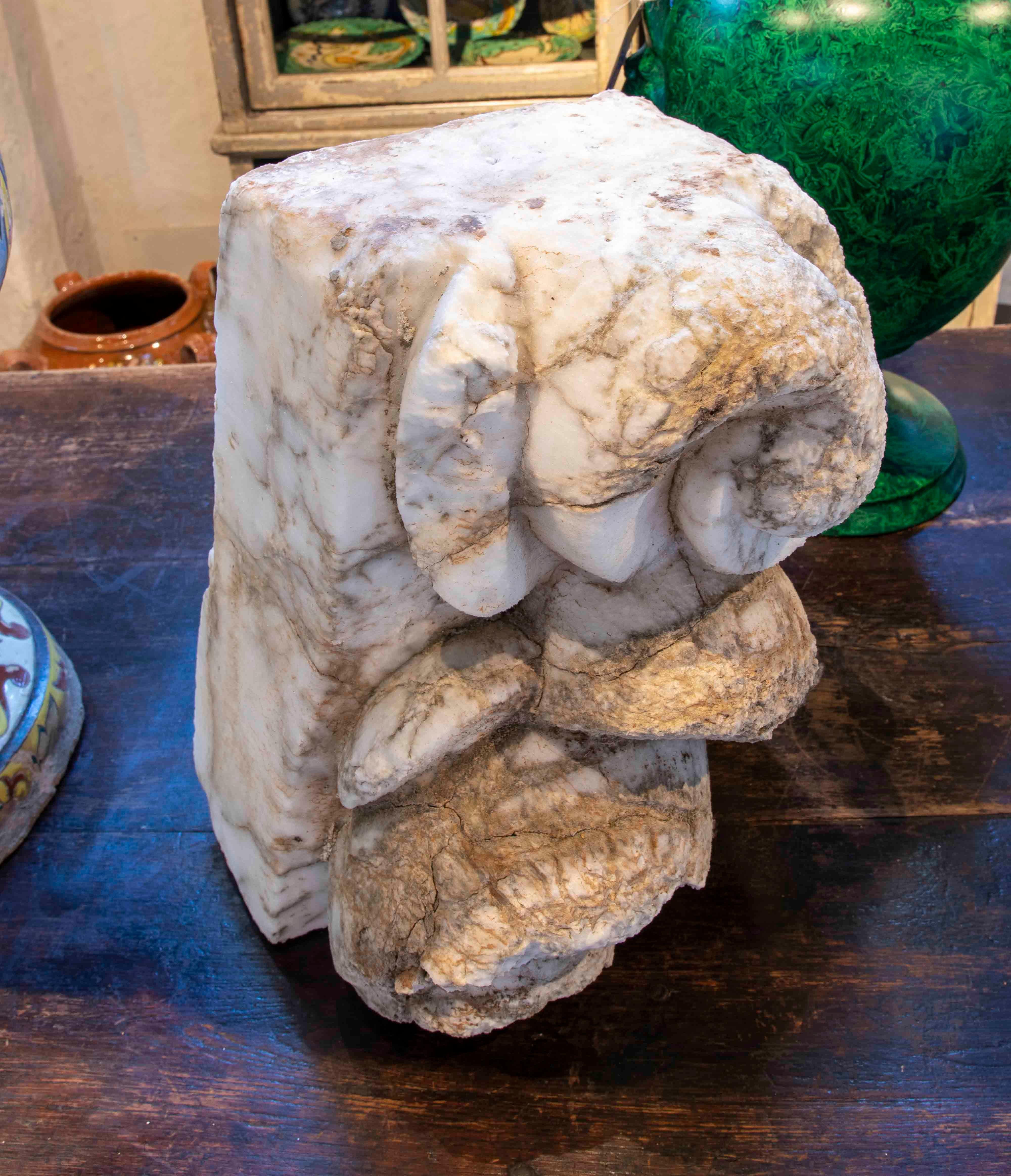 Building Coping Carved in Marble with Rounded Volute Shapes For Sale 1