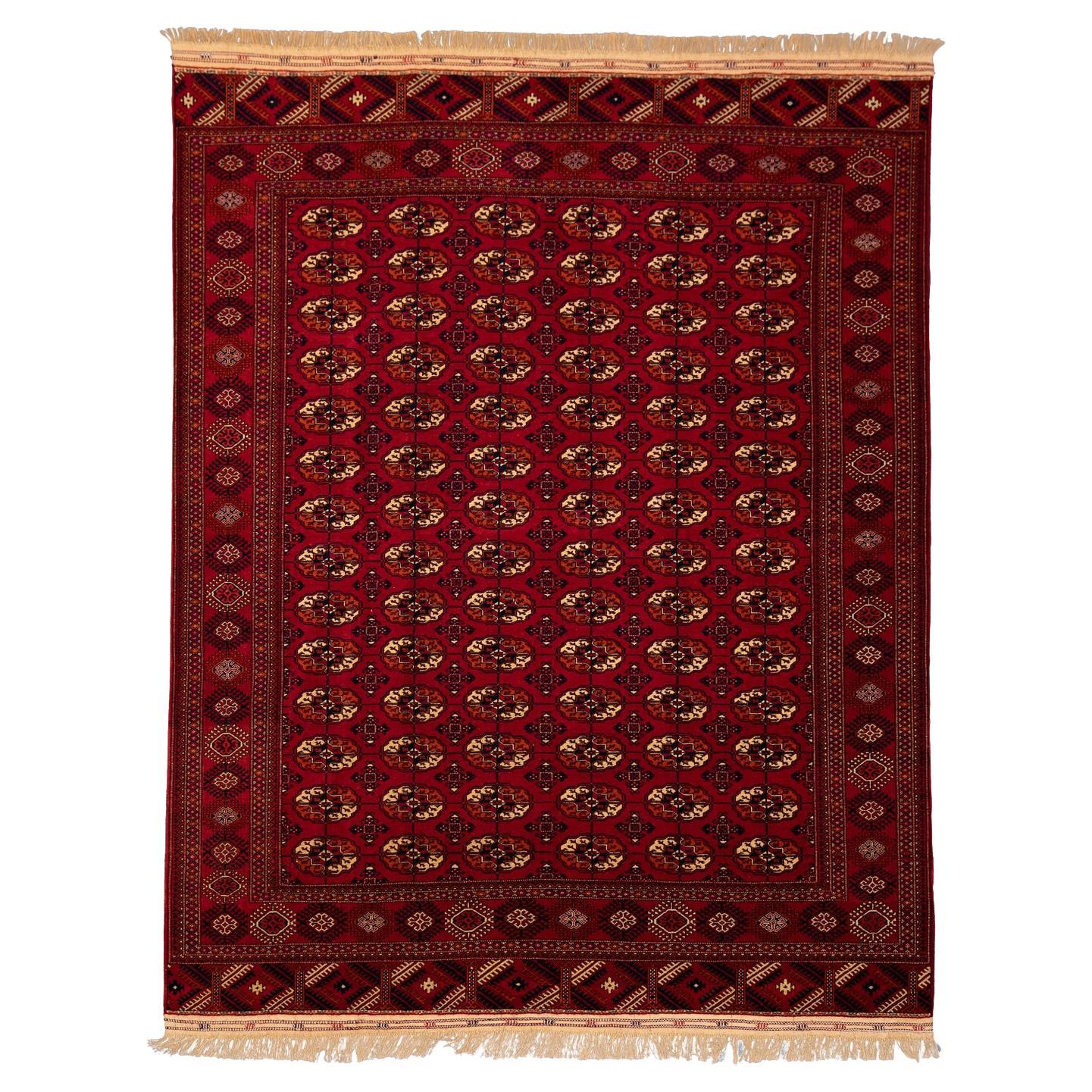 Traditioneller Türkischer Bukara-Teppich mit geometrischem Muster aus Bukara im Angebot