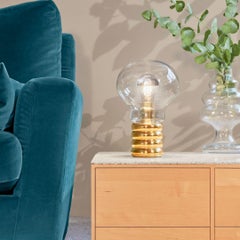 Tischlampe „Bulb Brass“ aus mundgeblasenem Murano-Kristallglas in Messing für Ingo Maurer