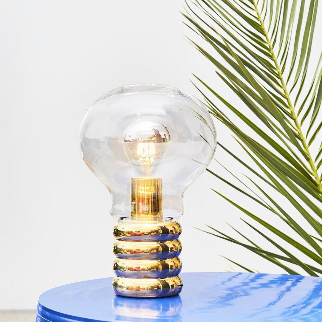 Allemand Lampe de bureau Bulb Brass en verre de Murano soufflé à la main et en laiton pour Ingo Maurer en vente