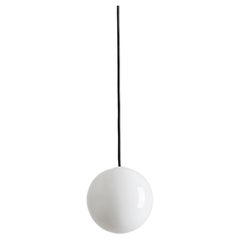 BULB Plafonnier sphère petit modèle avec câble noir par Pedro Sottomayor