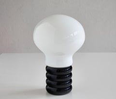Lámpara de mesa "Bulbo" de Ingo Maurer, Design M, hacia 1970