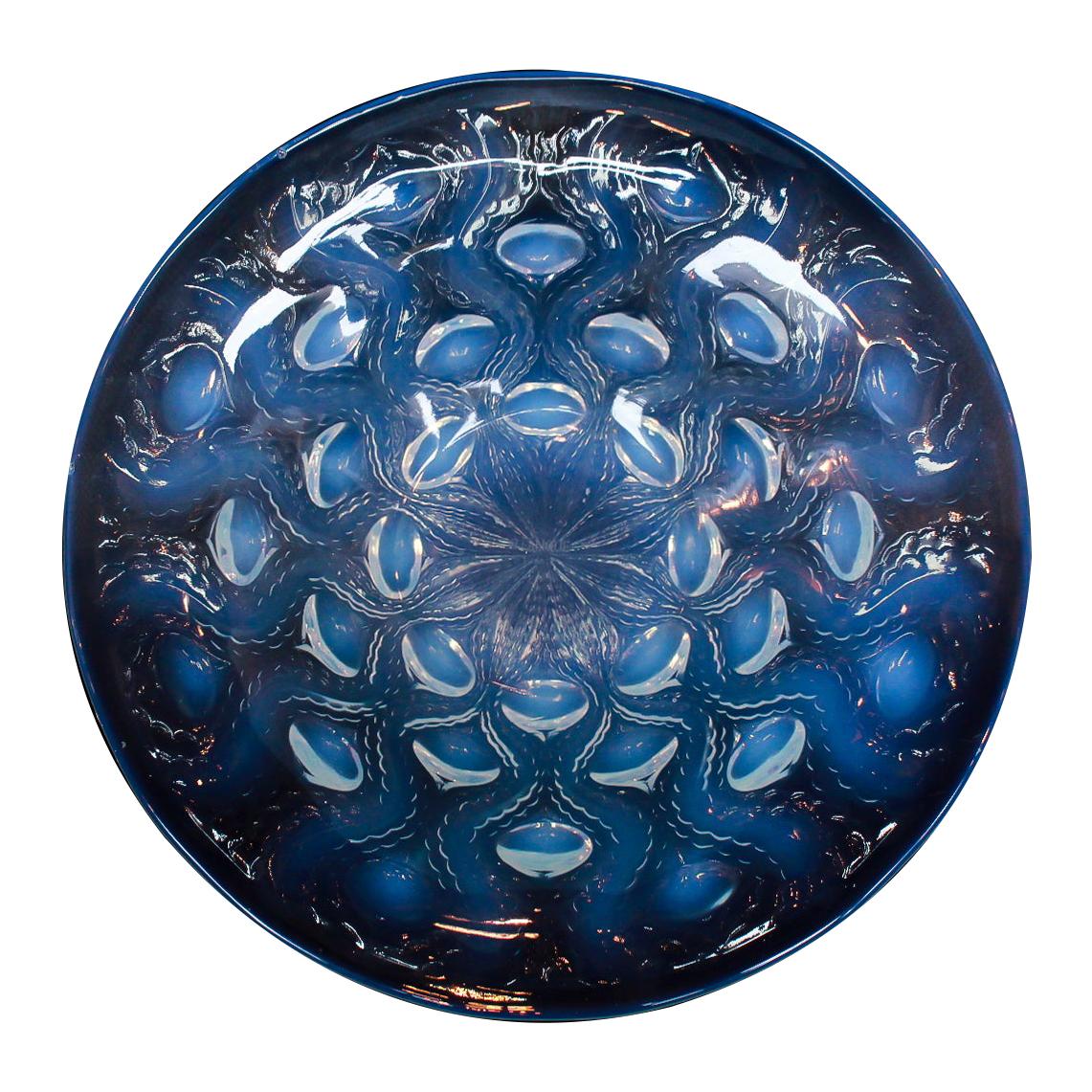 "Bulbes Coupe No.2" by René Lalique Opalescent lie frosted glass bowl. 