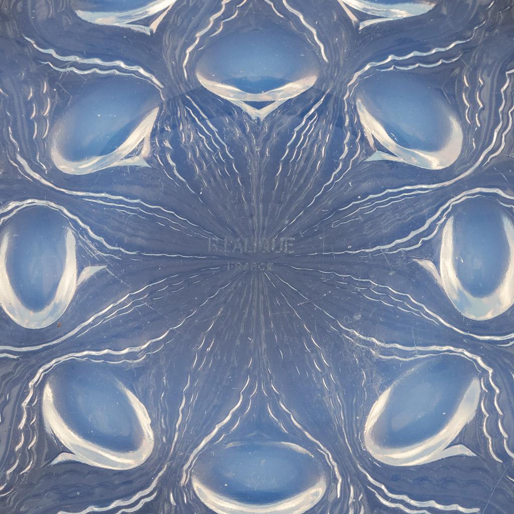 'Bulbes No.2' Rene Lalique Opalescent Glass plate In Good Condition In Forest Row, East Sussex