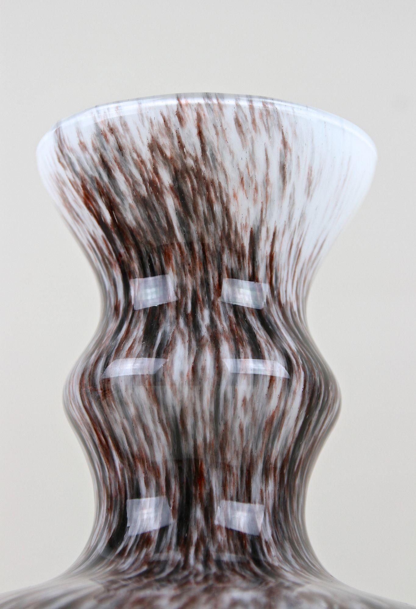 Bulbous Murano Glass Vase With Brown, Grey & Black Tones, Italy circa 1970 For Sale 7