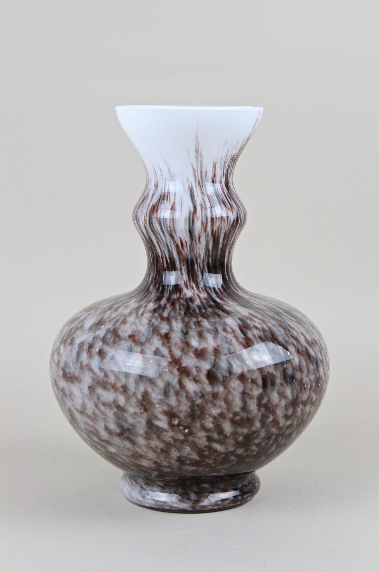 Bulbous Murano Glass Vase With Brown, Grey & Black Tones, Italy circa 1970 For Sale 10