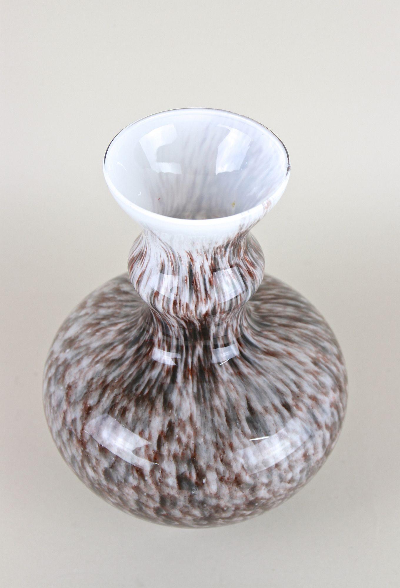 Bulbous Murano Glass Vase With Brown, Grey & Black Tones, Italy circa 1970 For Sale 4