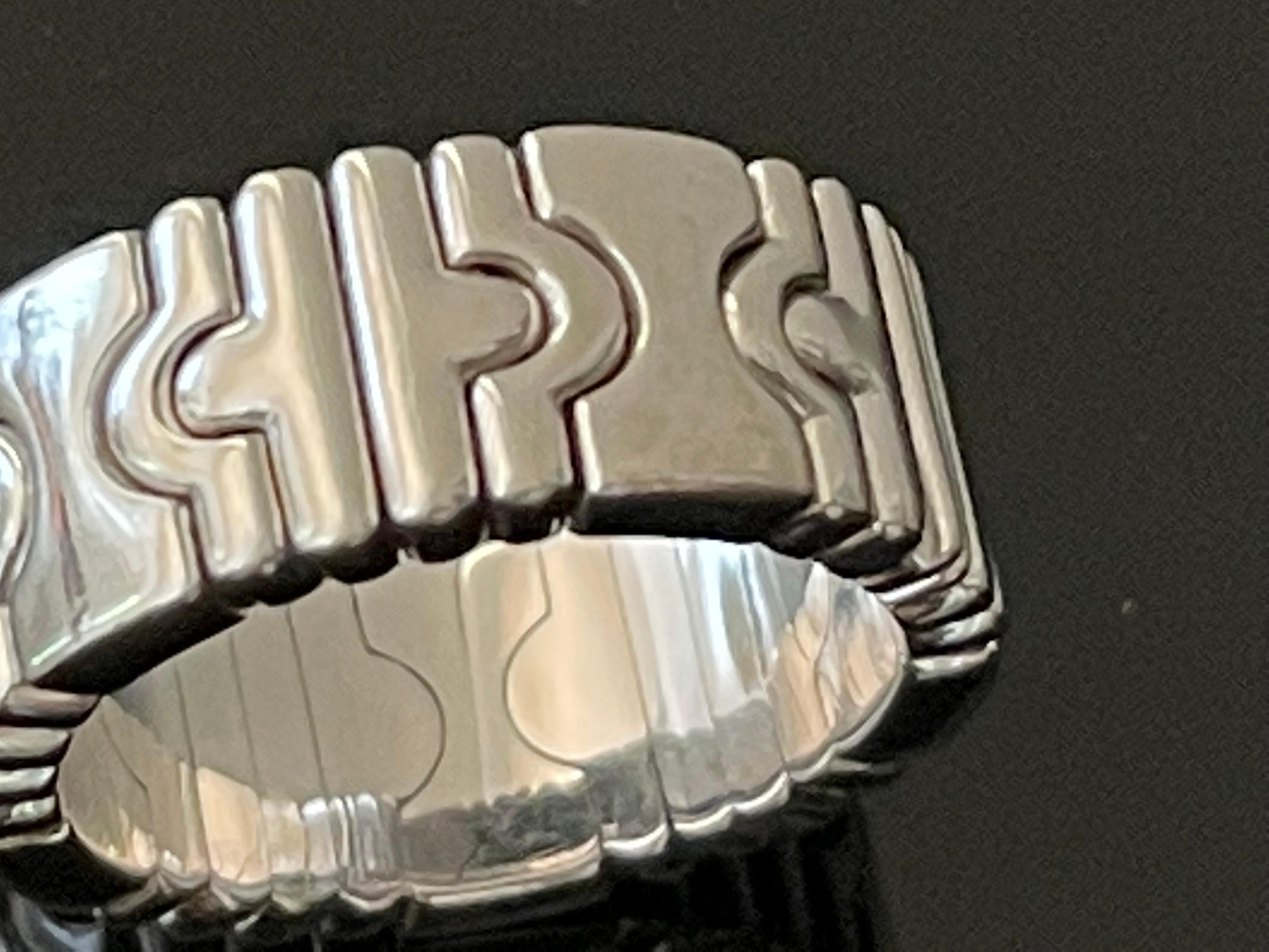 Bulgari 18 K White Gold Parentesi Band Ring In Good Condition For Sale In Zurich, Zollstrasse