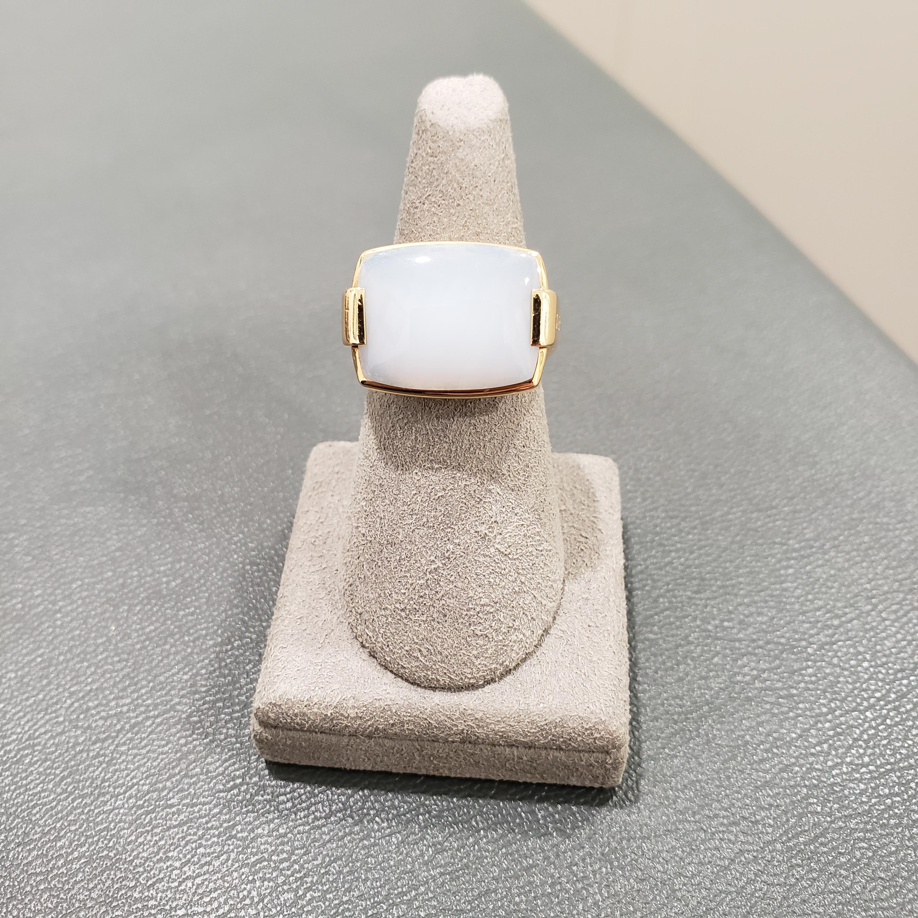 Bulgari 18 Karat Yellow Gold Moonstone Cocktail Ring In Excellent Condition In New York, NY