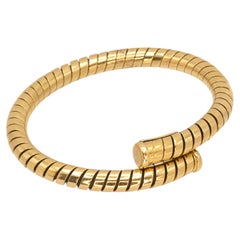 Bracelet manchette Bulgari en or jaune 18 carats, motif Tubogas
