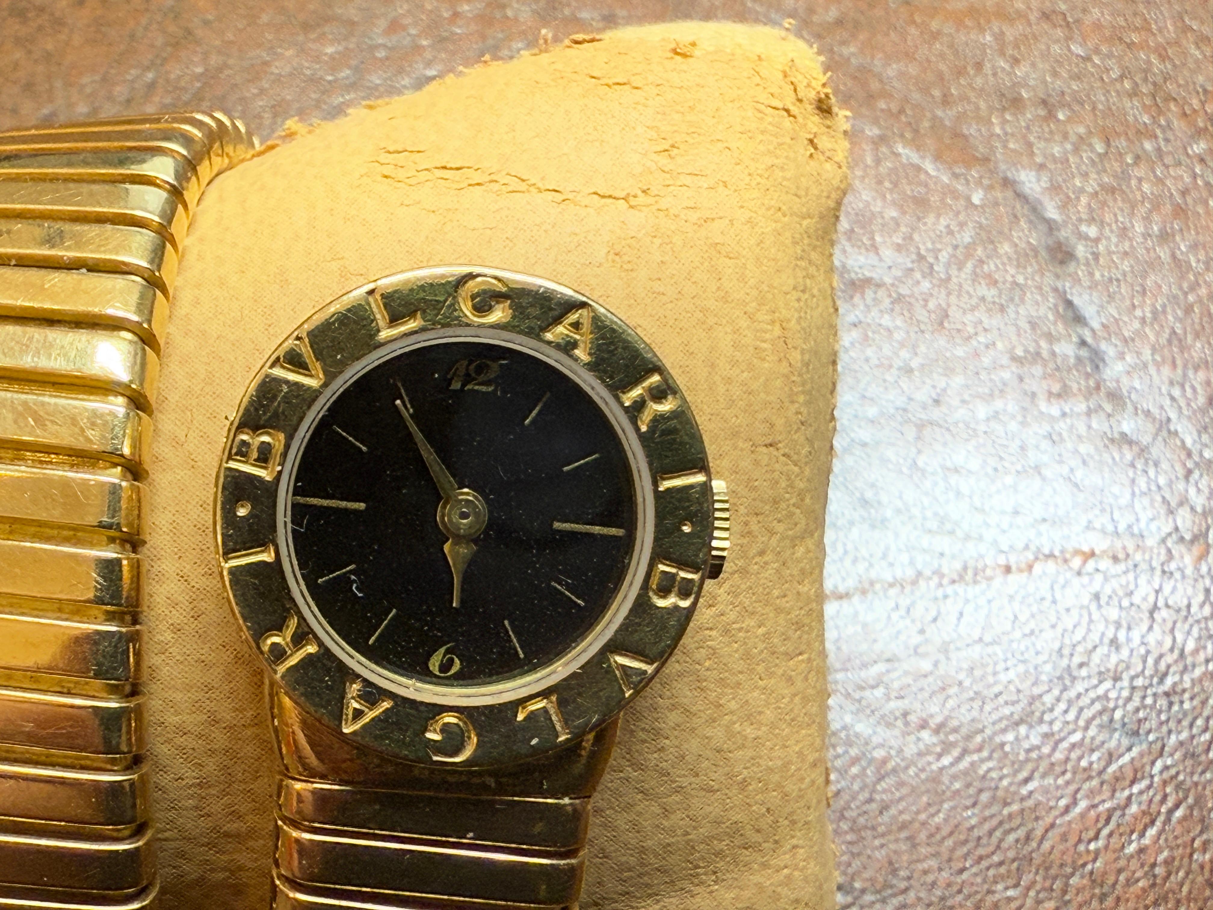 Bulgari Tubogas Serpenti Armbanduhr aus 18 Karat Gelbgold im Zustand „Hervorragend“ im Angebot in Milano, IT