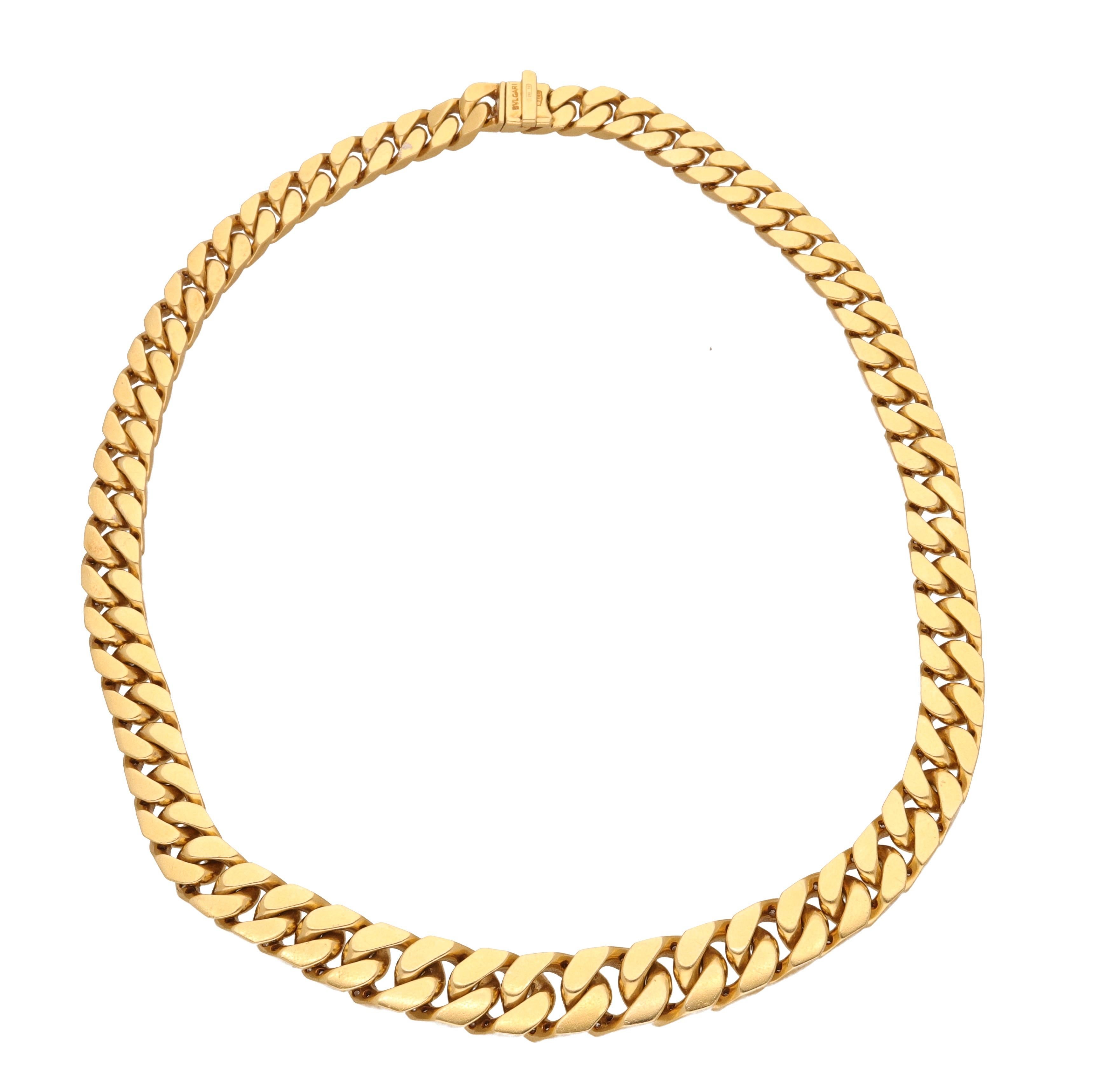 18 kt. yellow gold with 6.50 carat of round-cut diamonds signed by Bulgari.
This vintage classic necklace is realized with flat chain and invisible clasp.
Comes with the original box.
1980 ca.