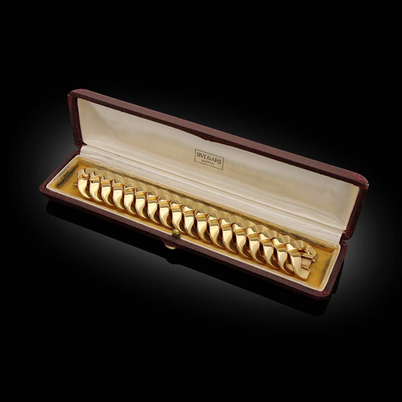 Bulgari 18 Karat Gold Chunky Open Weave-Armband Circa 1970er Jahre für Damen oder Herren