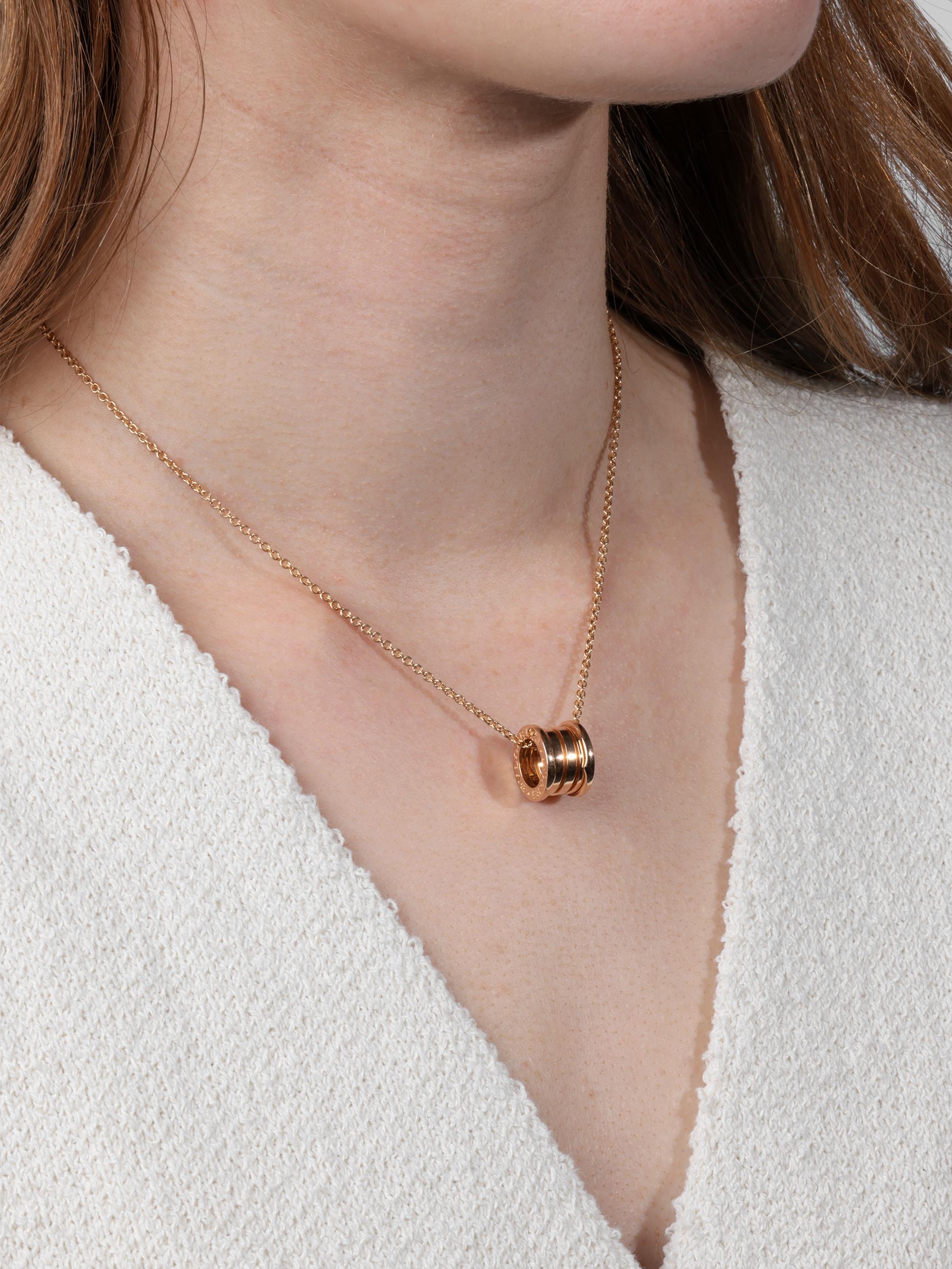 Collana Bulgari in oro rosa 18ct B.zero1

Dettagli del prodotto
Xupes Ref: J1410
Marchio: Bulgari
Model: Collana B.zero1
Tipo: Collana
PREZZO DI VENDITA: 3.630 EURO
Materiale(i): Oro rosa 18ct

Specifiche
Peso totale: 13,64 g
Lunghezza della catena: