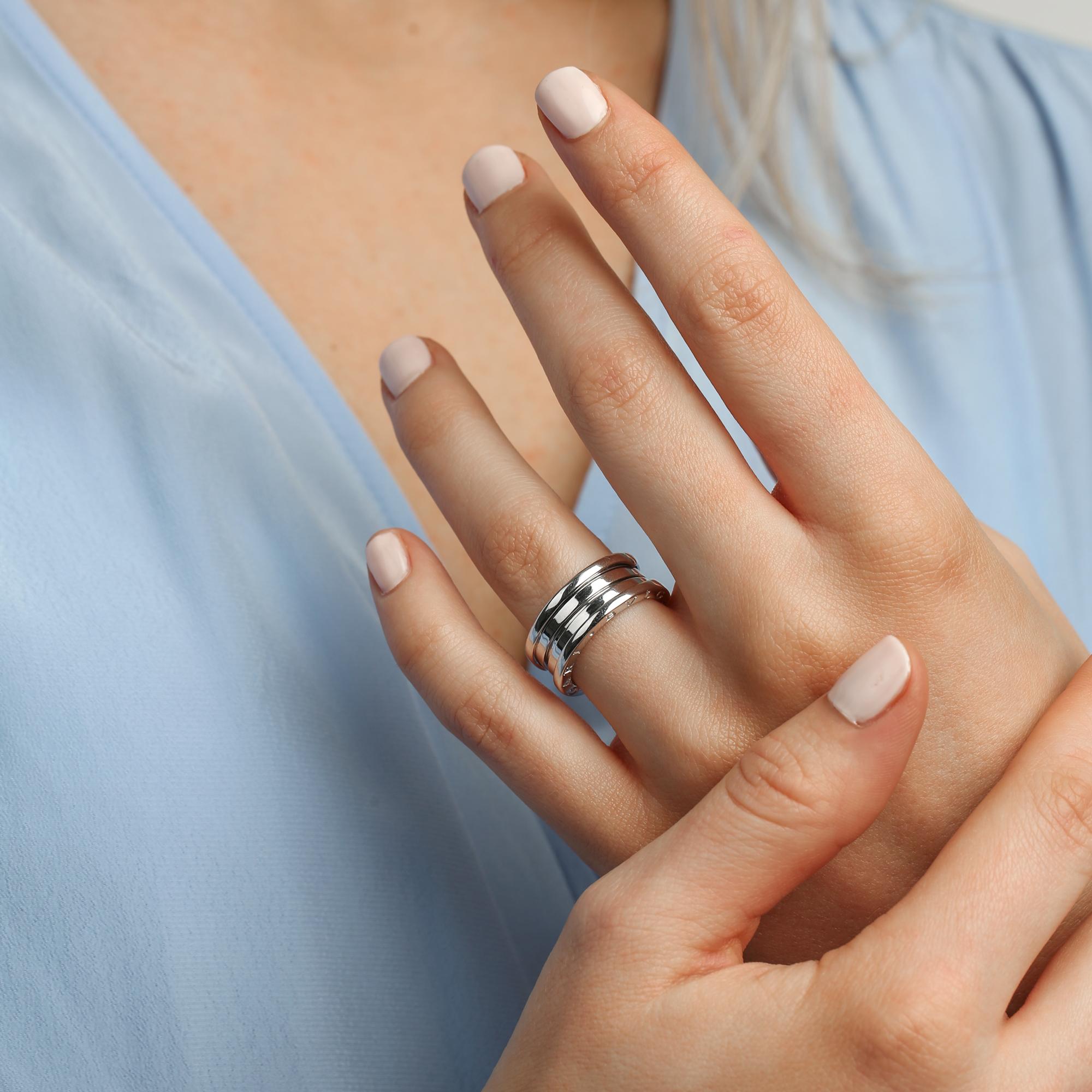 Anillo Bulgari de oro blanco de 18 ct y tres filas B.zero1 en Bueno estado para la venta en Bishop's Stortford, Hertfordshire