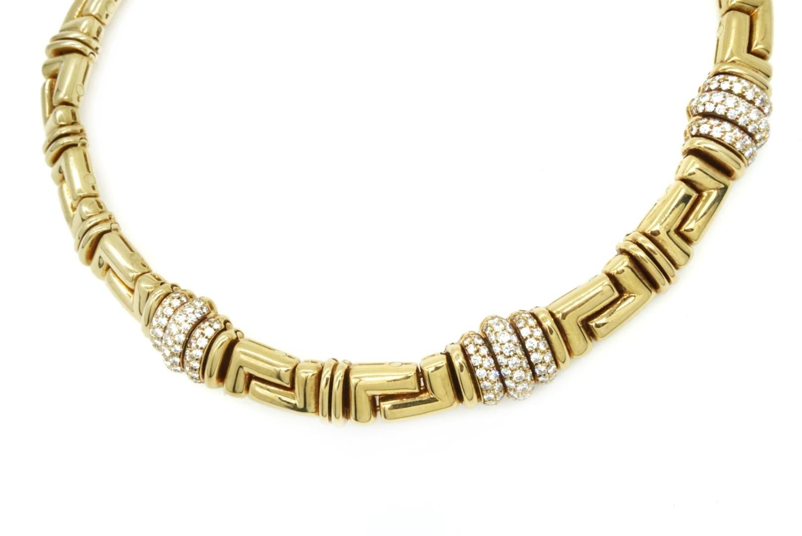 Bulgari 18k Gold and Diamond Necklace In Excellent Condition For Sale In New York, NY