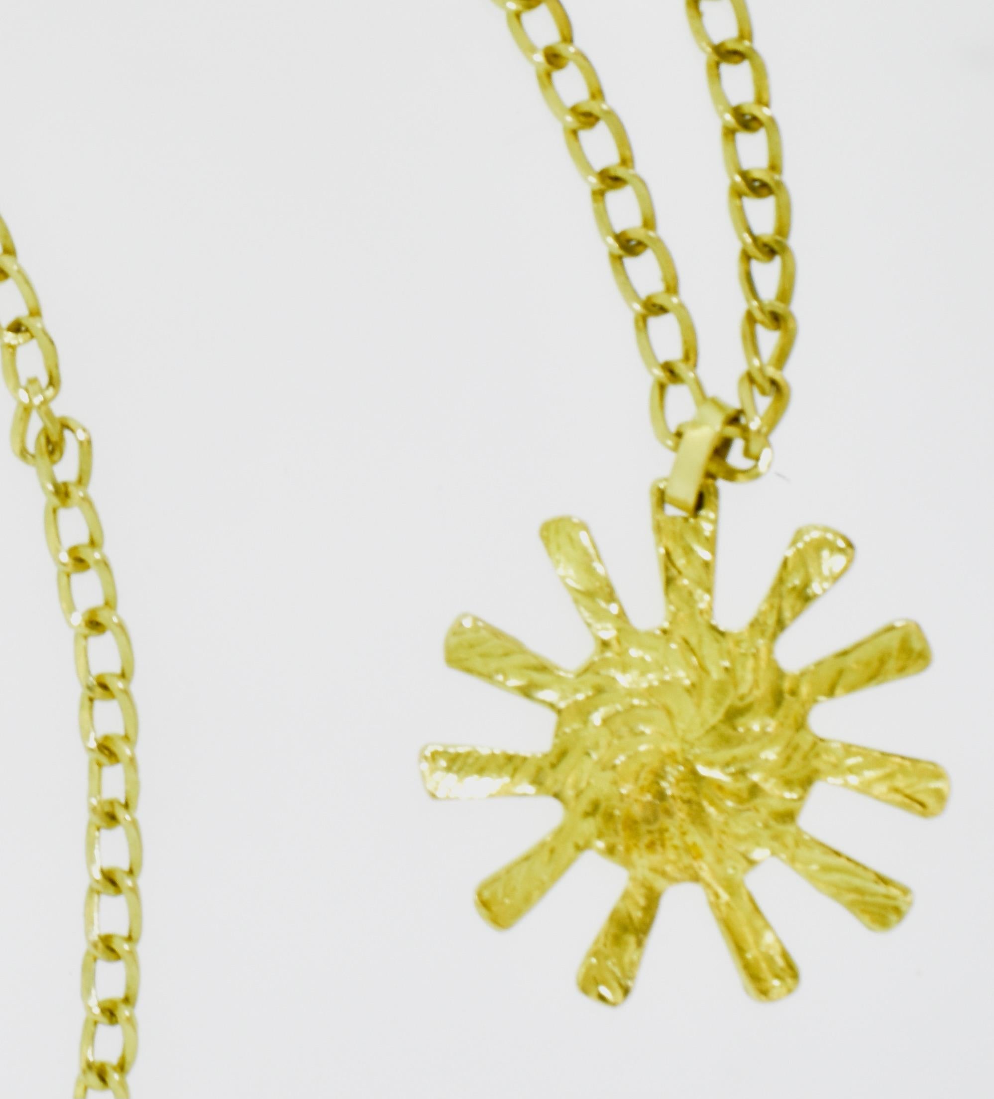 Bulgari 18K Gold Long Chain with Bvlgari Iconic Sun Pendant, Italy, c. 1990 In Excellent Condition In Aspen, CO