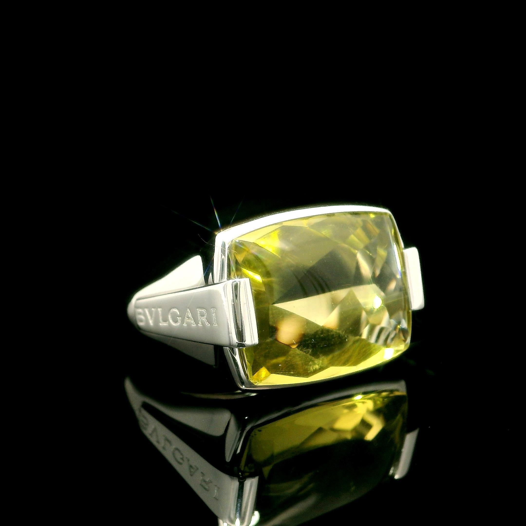 Bulgari 18k White Gold Buff-Top Bezel Lemon Quartz Metropolis Solitaire Ring In Excellent Condition For Sale In Montclair, NJ