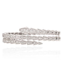 BULGARI Bracelet trois rangs en or blanc 18 carats avec diamants Serpenti Viper