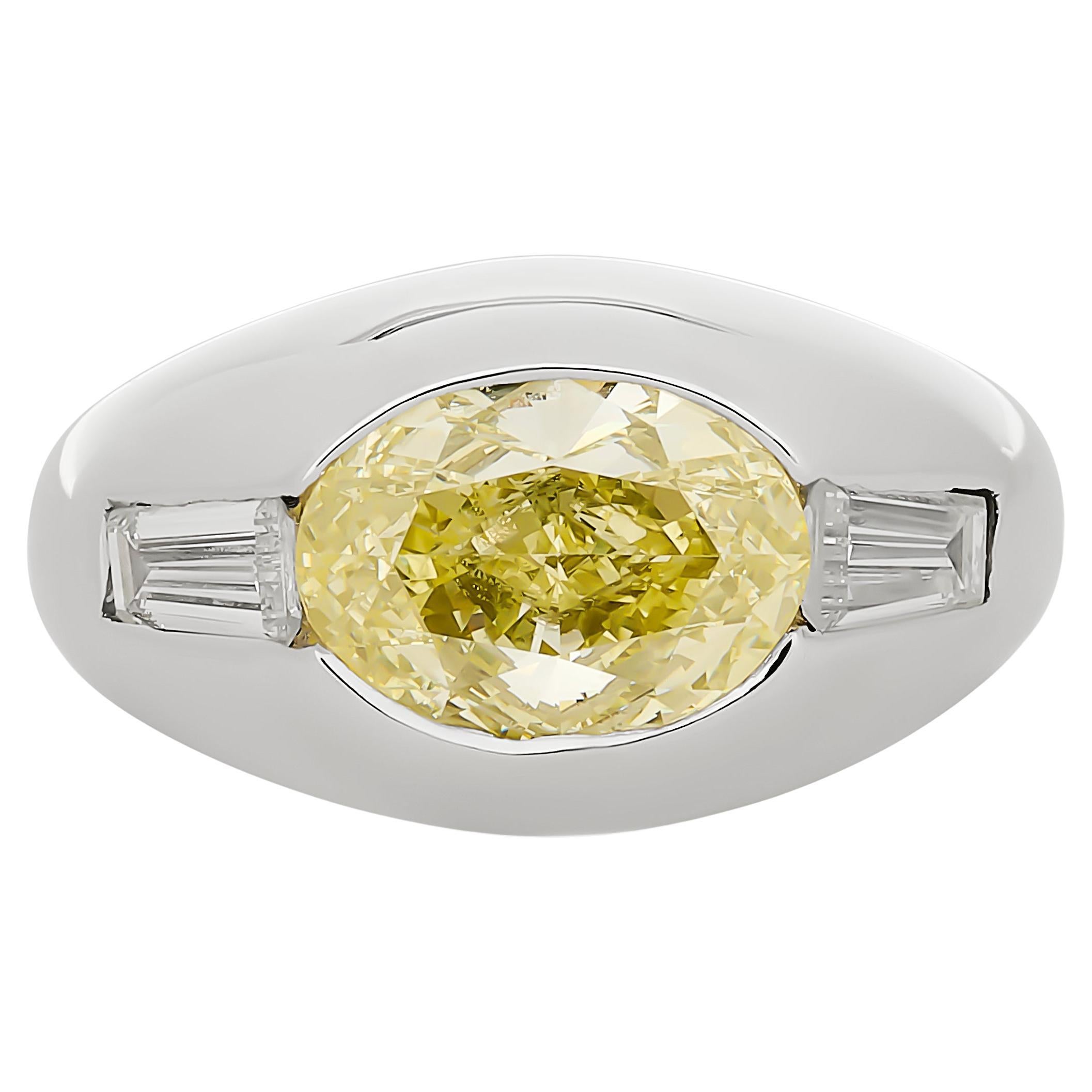 Bulgari 18K Weißgold Oval Fancy Yellow Diamond Tapered Baguette Lünette Ring