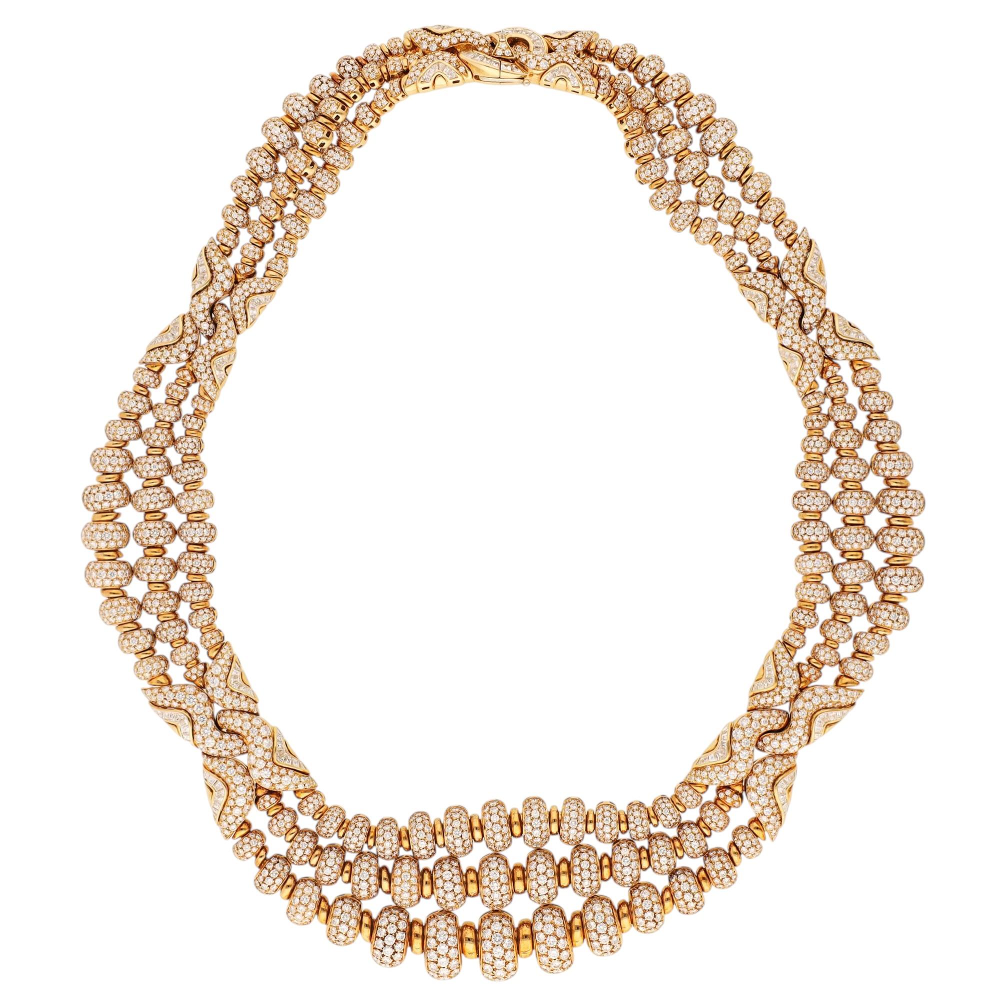 BULGARI Collier Celtaura en or jaune 18K à 3 rangs de diamants