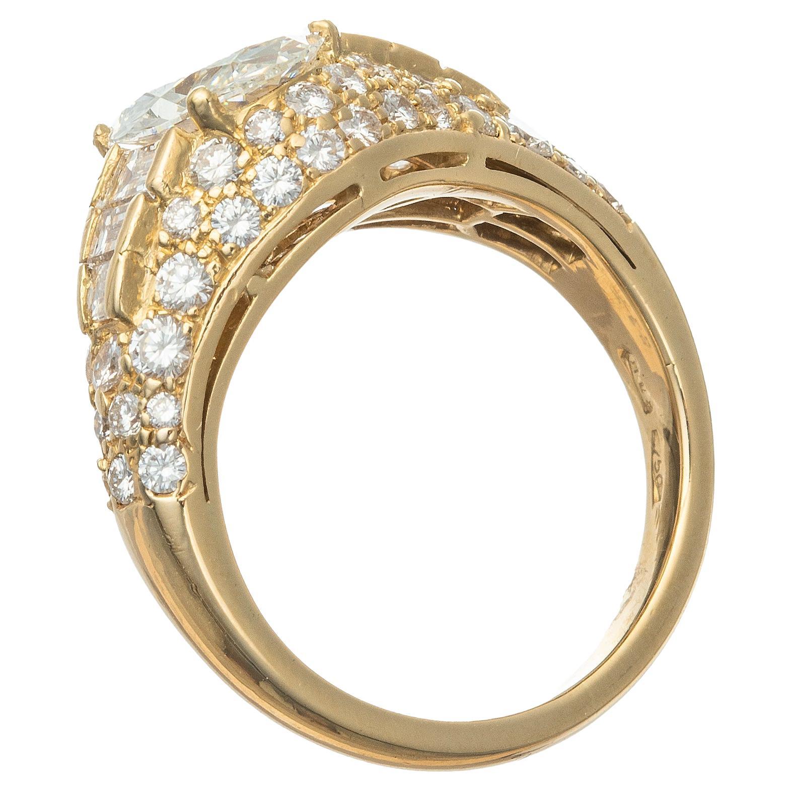 Bulgari 18 Karat Gelbgold Oval Diamant-Cocktailring (Ovalschliff)