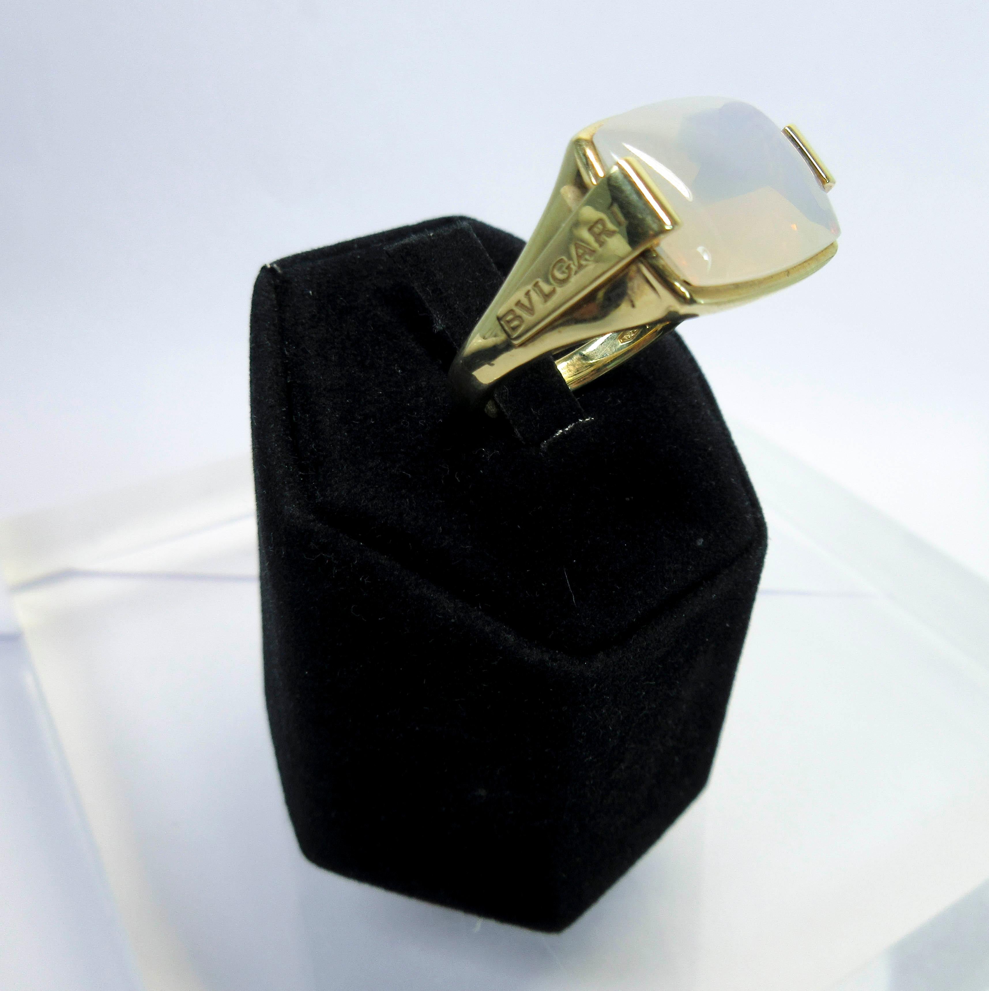 Bulgari 18 Karat Yellow Gold and Opal Ring For Sale 1