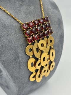 Bulgari 1980s 18k yellow gold and square cabochon garnet necklace