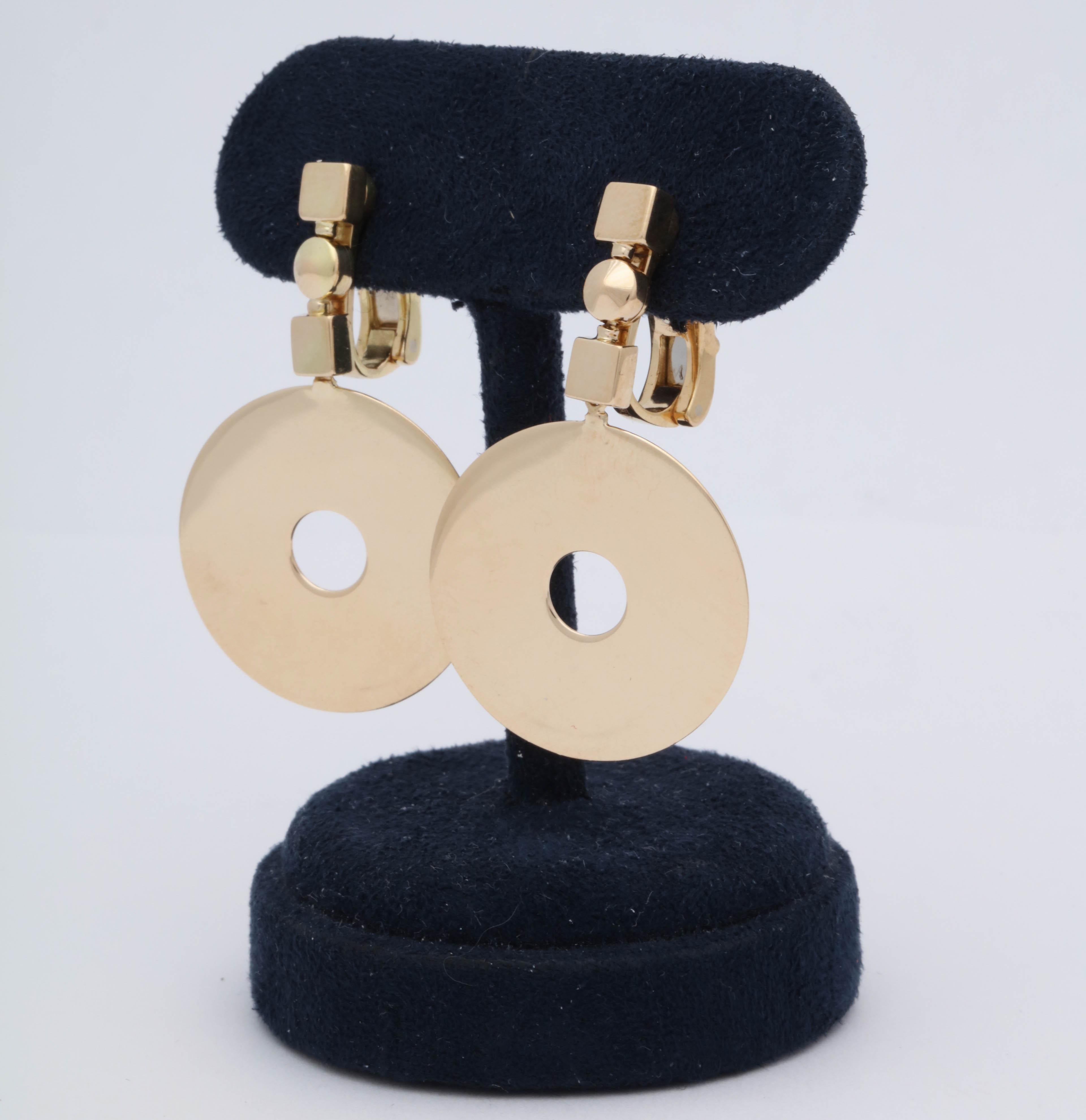 Bulgari 1980s Circular Disc Moveable Gold Clip on Earrings with Posts In Good Condition In New York, NY