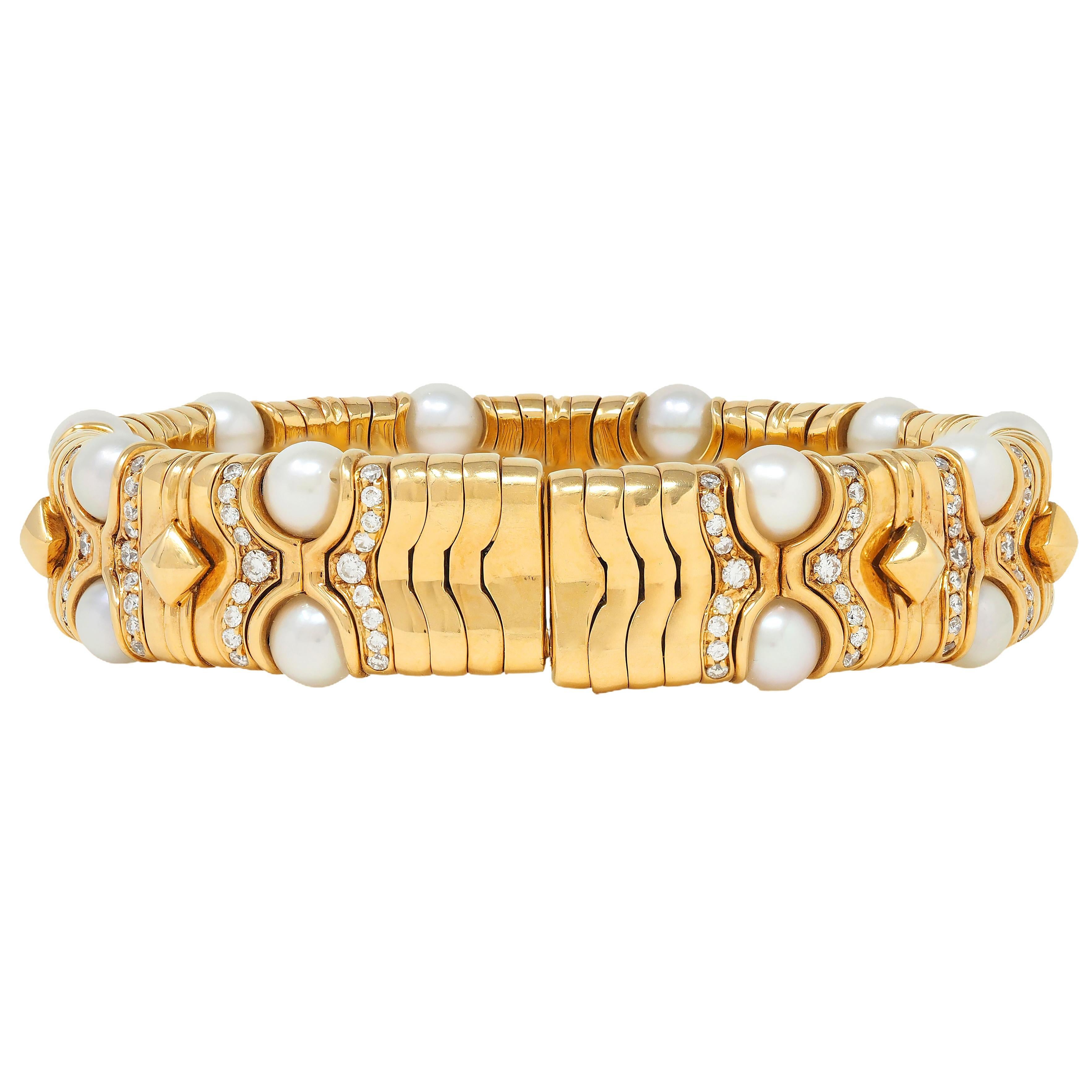 Moderne Bulgari 1980's Diamond Pearl 18 Karat Yellow Gold Vintage Doppio Boules Bracelet en vente
