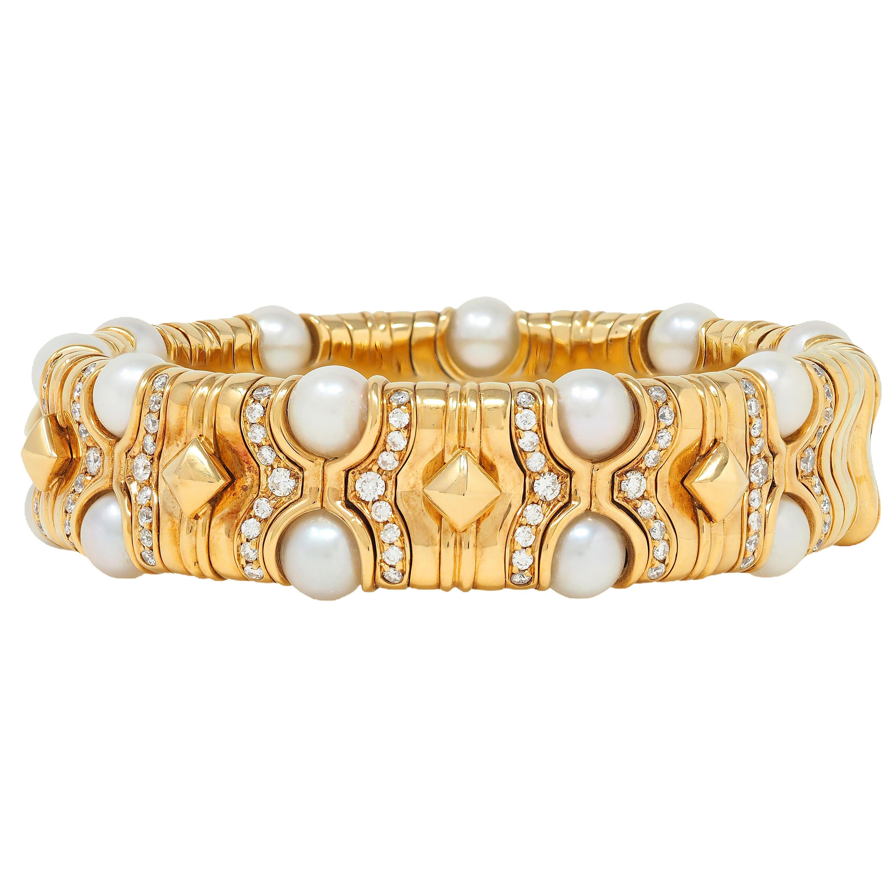 Taille ronde Bulgari 1980's Diamond Pearl 18 Karat Yellow Gold Vintage Doppio Boules Bracelet en vente