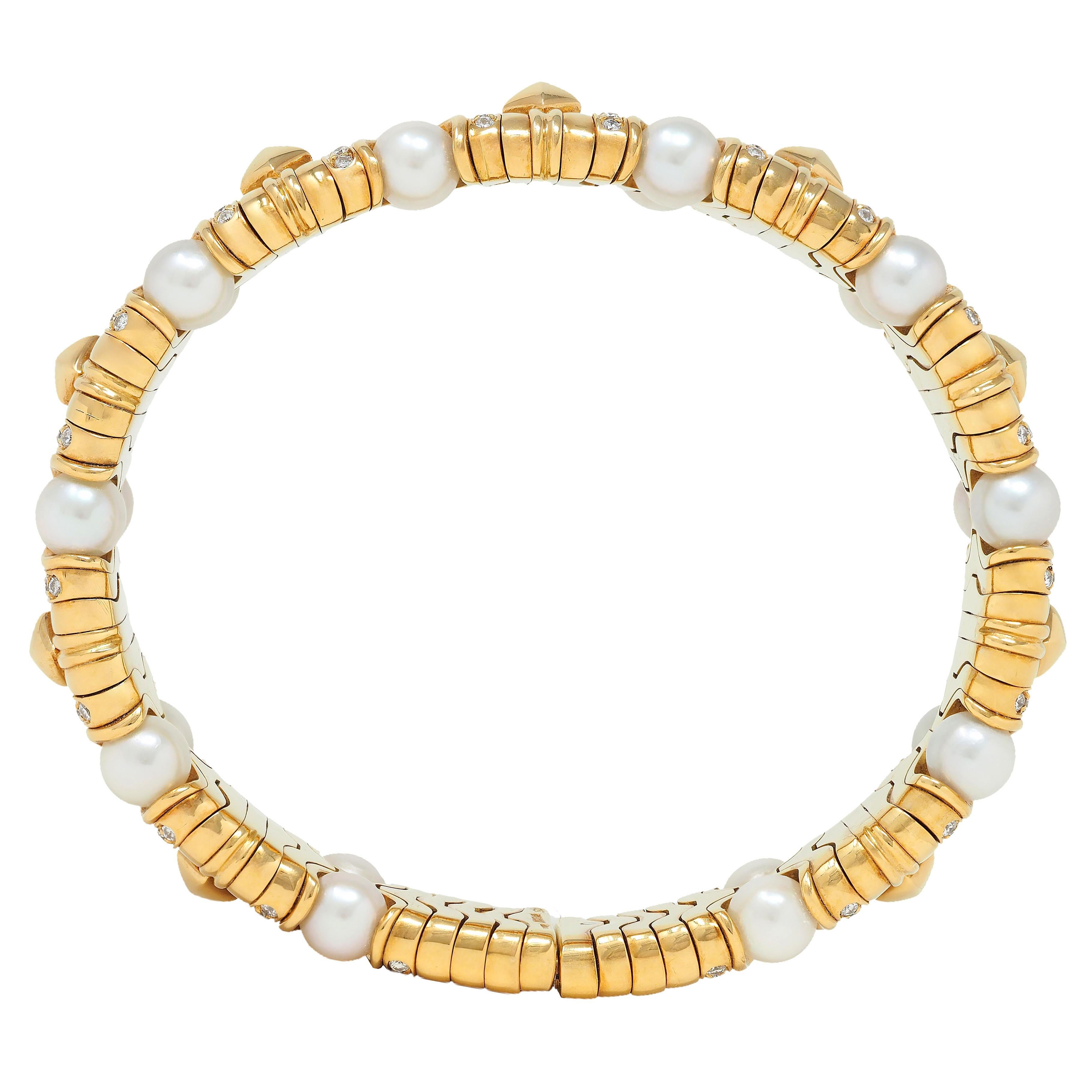Bulgari 1980's Diamond Pearl 18 Karat Yellow Gold Vintage Doppio Boules Bracelet Excellent état - En vente à Philadelphia, PA