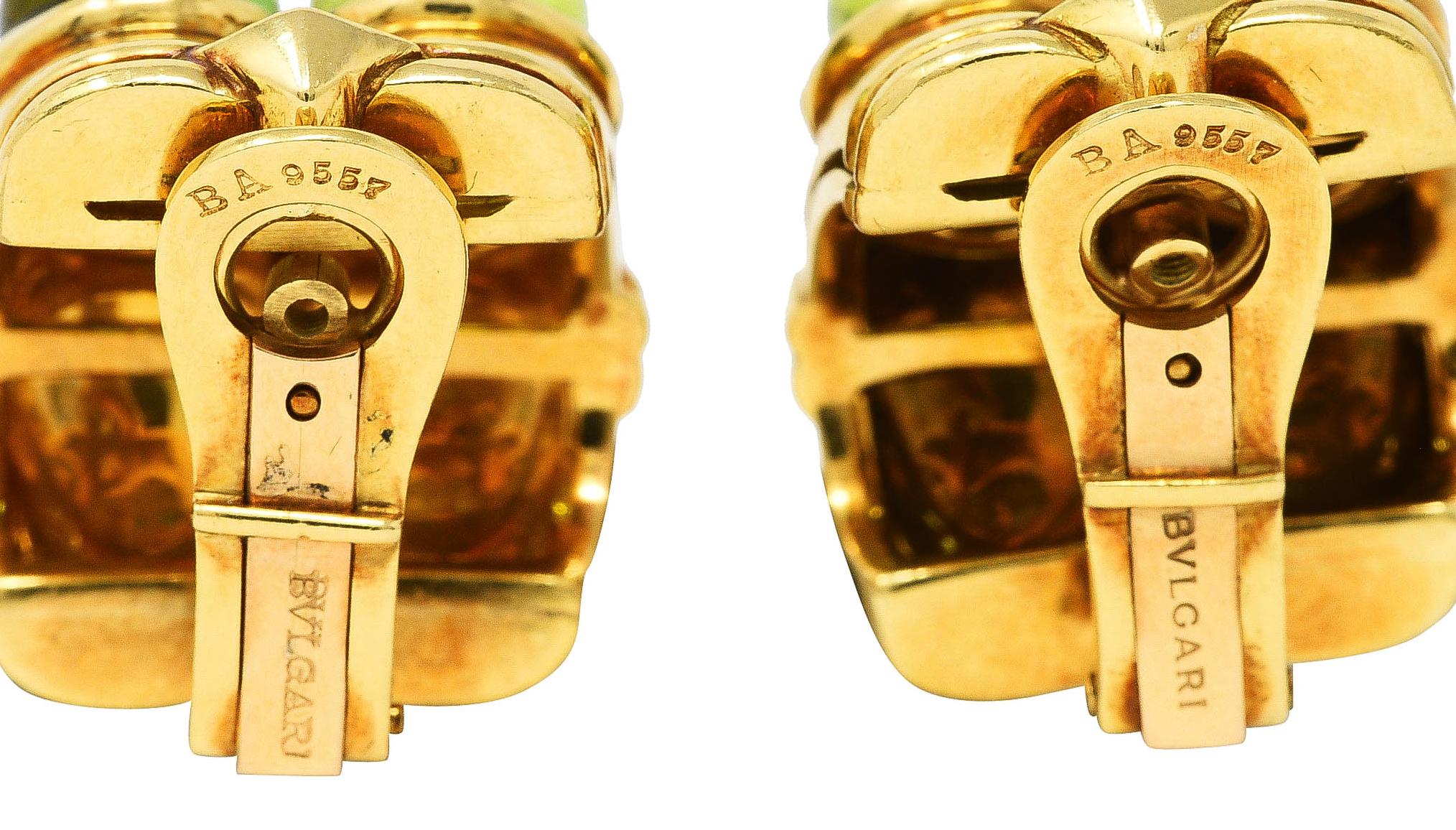 Bulgari 1980er Jahre Peridot 18 Karat Gelbgold Vintage J-Hoop Ohrclip-Ohrringe (Cabochon)
