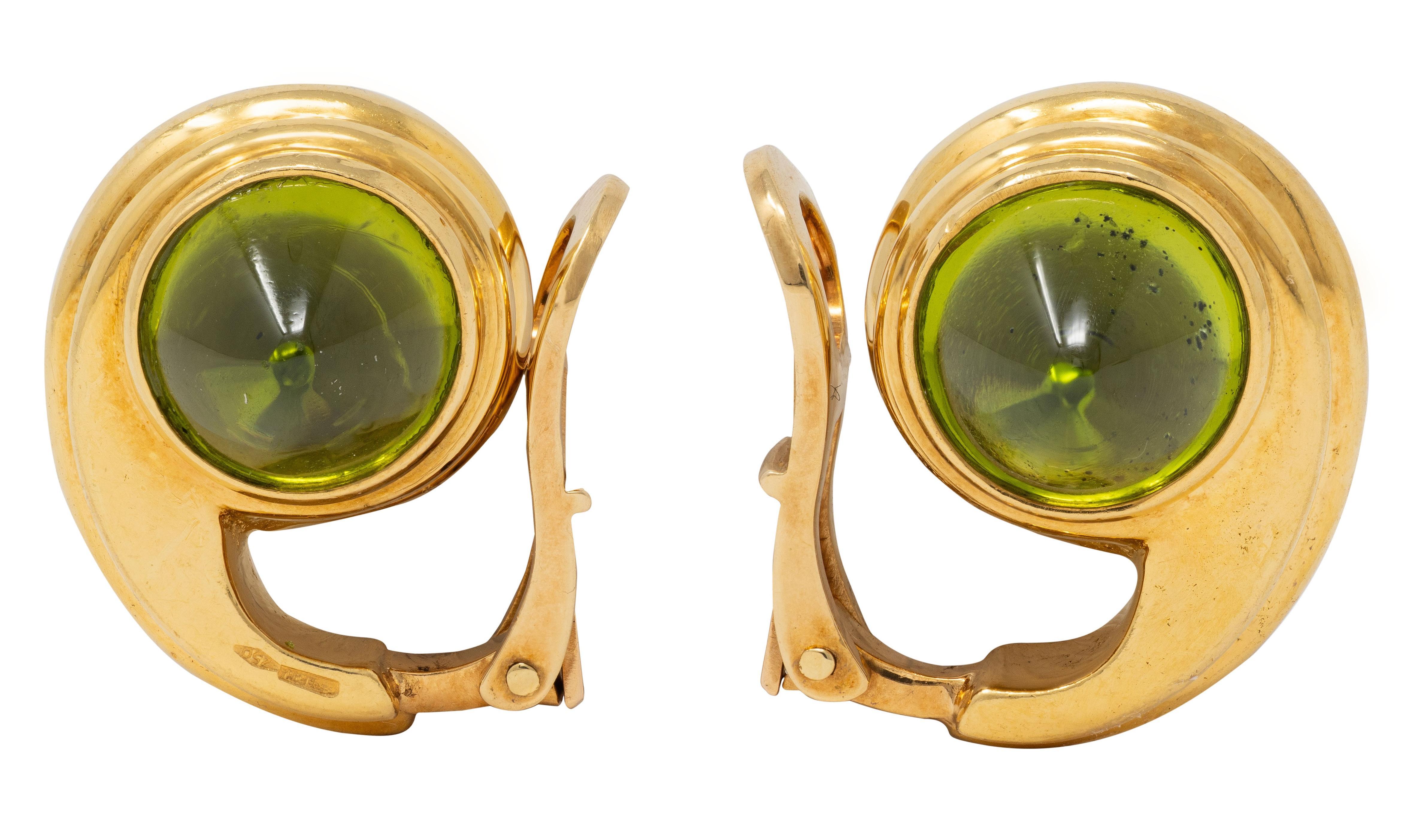 Moderne Bulgari 1980's Boucles d'oreilles clips en or jaune 18 carats avec péridot en vente