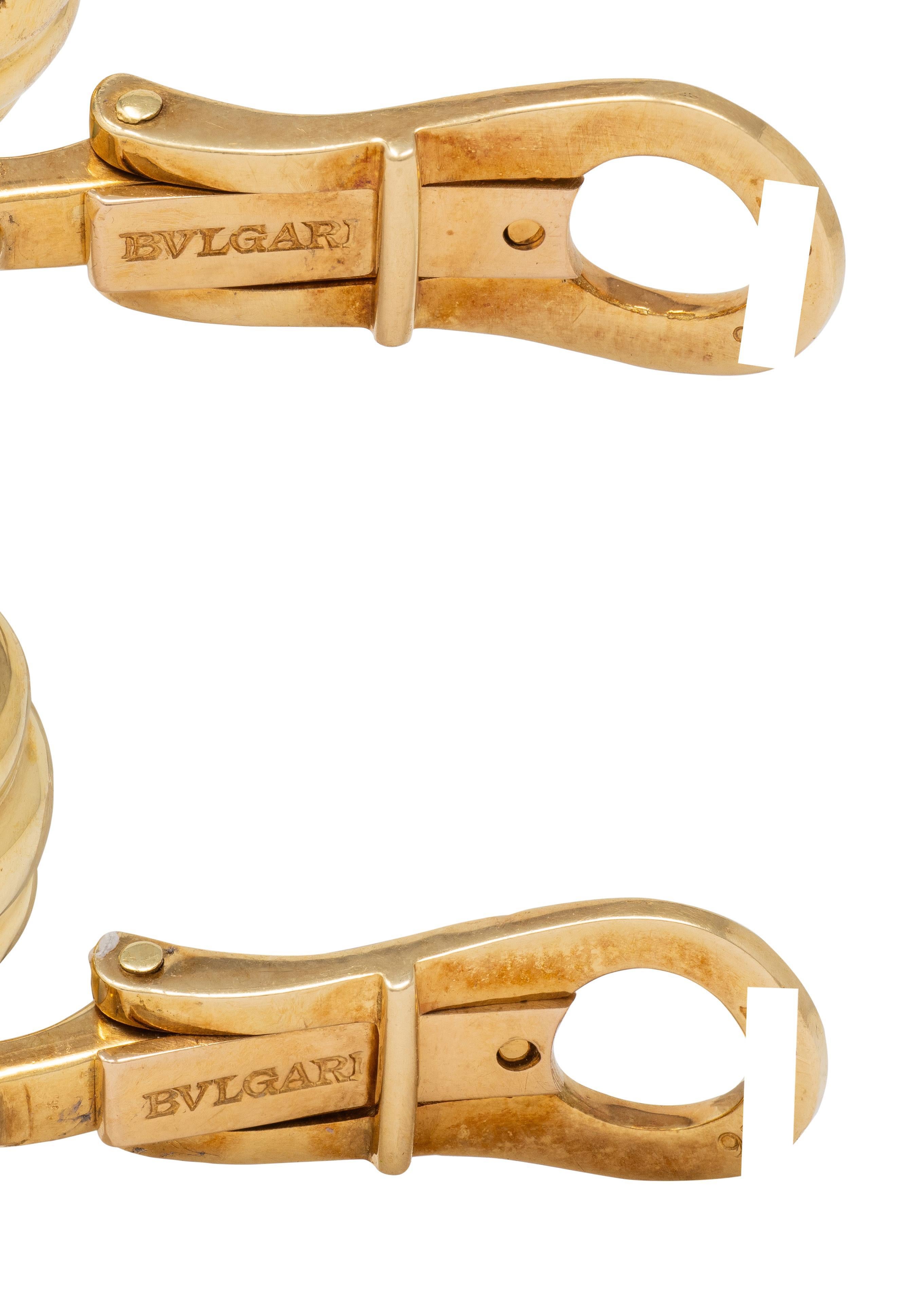 Bulgari 1980's Boucles d'oreilles clips en or jaune 18 carats avec péridot Pour femmes en vente