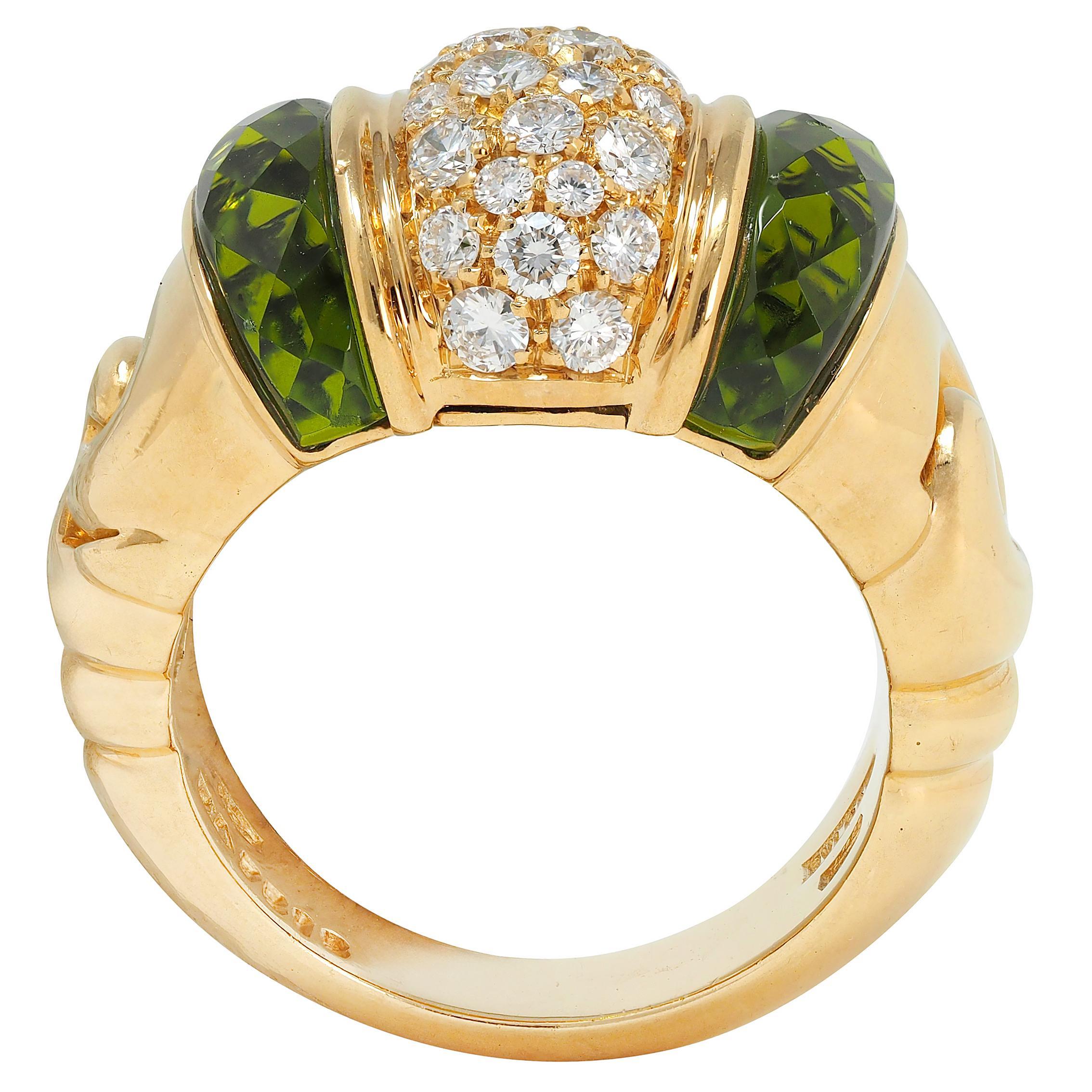 Brilliant Cut Bulgari 1990 1.96 CTW Diamond Peridot 18 Karat Gold Vintage Passo Doppio Ring For Sale