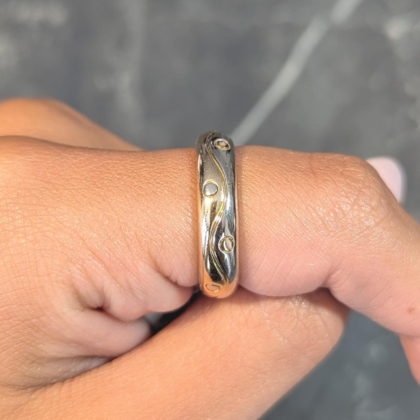 Bulgari 1990's 18 Karat Two-Tone Yellow White Gold Onda Vintage Band Ring 8