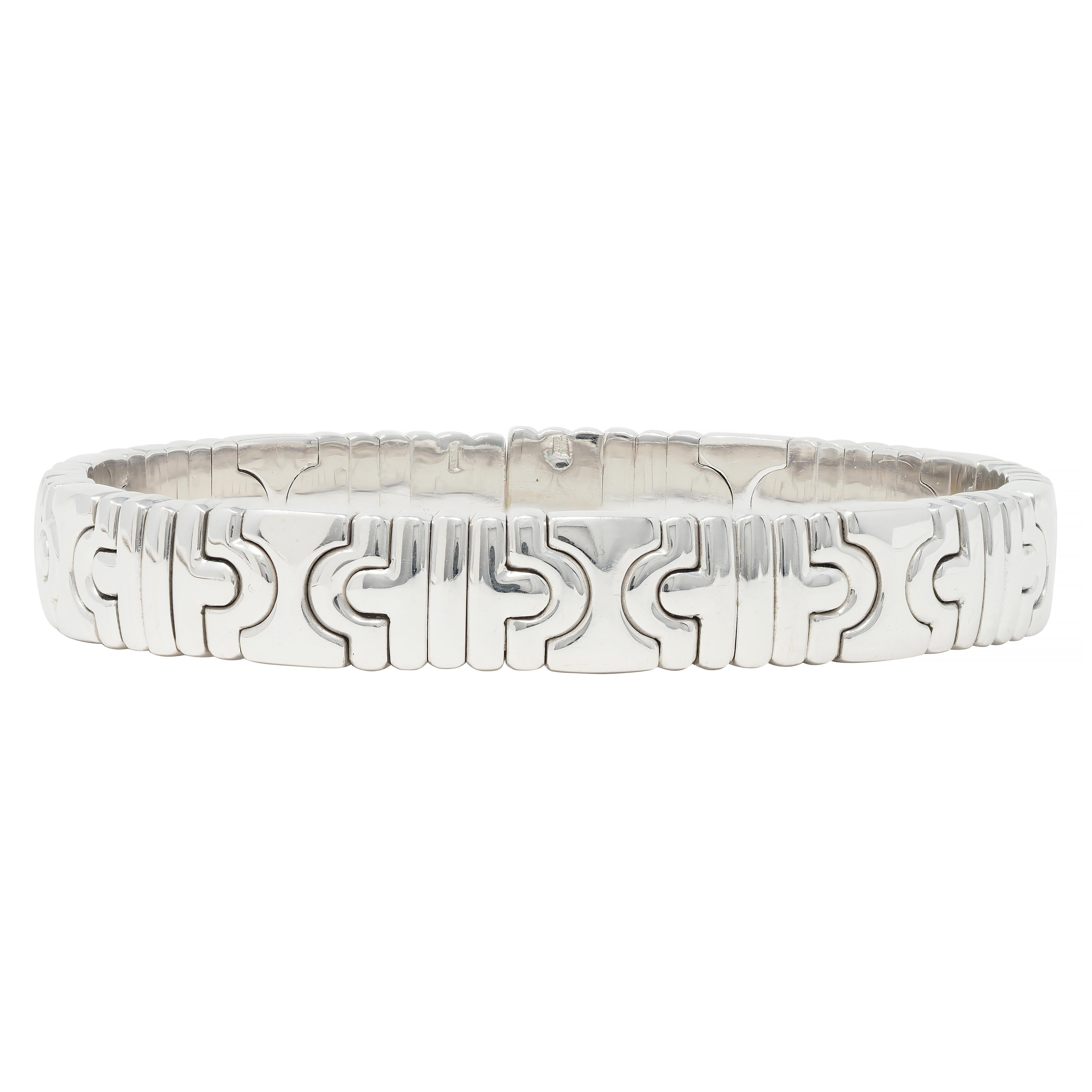 Bracelet is comprised of segmented links - with considerable flex
Links feature signature Parentesi motif - fitted curving segments
Featuring flush open terminals
With high polish finish
Stamped 750 with Italian assay marks for 18 karat