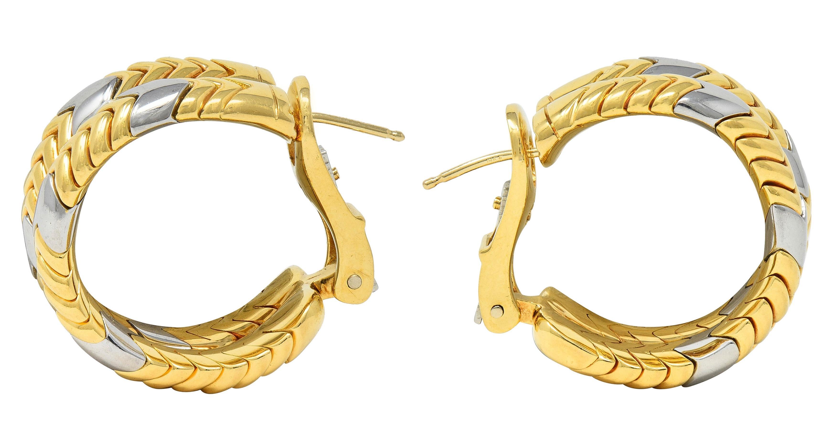 Bulgari 1990er Jahre Edelstahl 18 Karat Gold Vintage Spiga J-Hoop Ohrringe im Zustand „Hervorragend“ in Philadelphia, PA