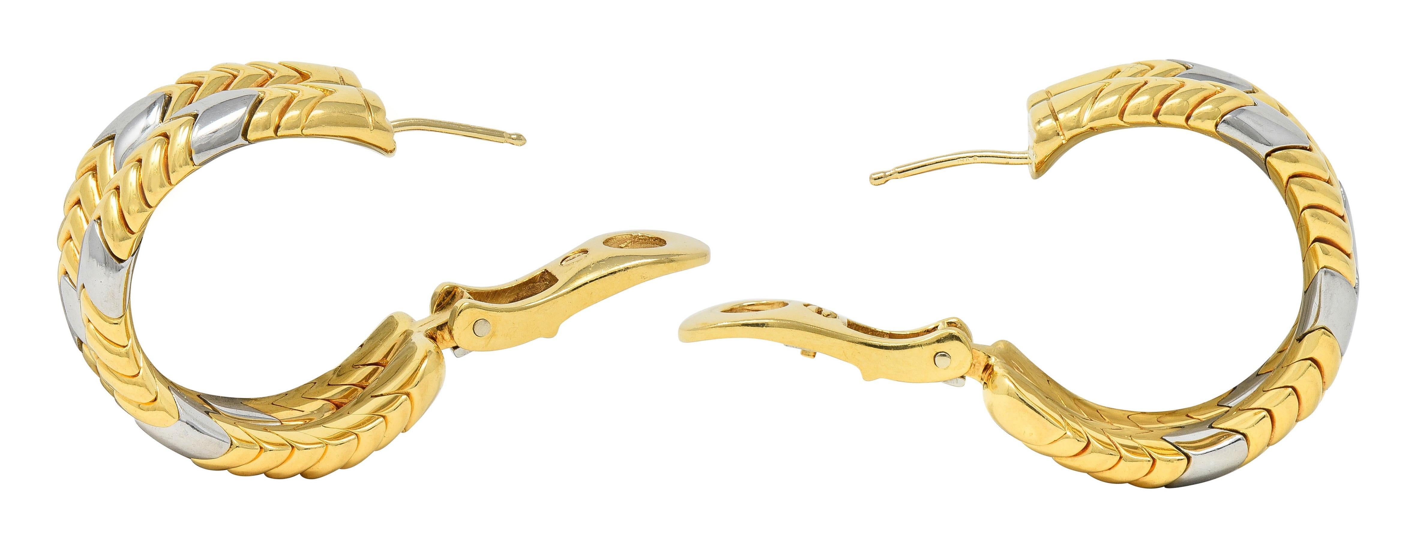 Bulgari 1990er Jahre Edelstahl 18 Karat Gold Vintage Spiga J-Hoop Ohrringe für Damen oder Herren