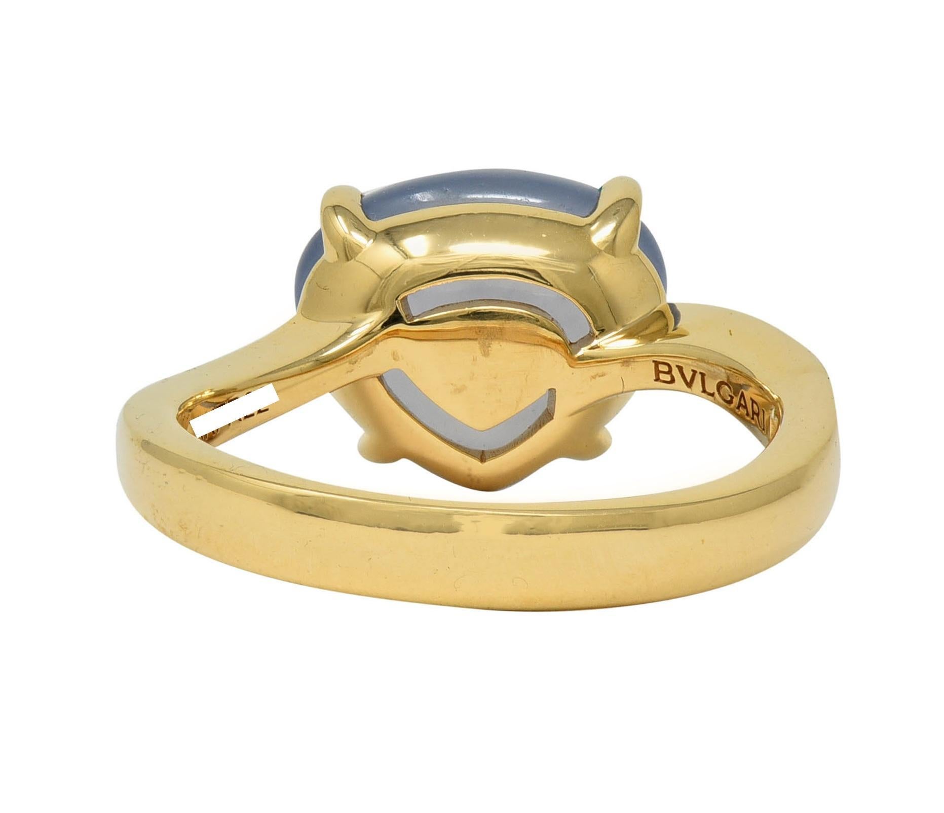 Bulgari 2005 Gray Moonstone Cabochon 18 Karat Yellow Gold Vintage Ring For Sale 2