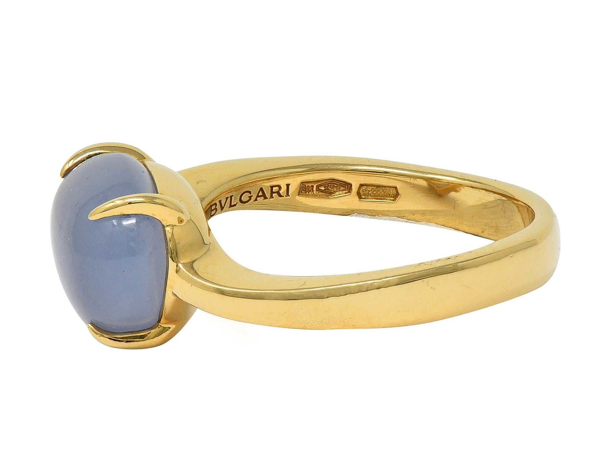 Bulgari 2005 Gray Moonstone Cabochon 18 Karat Yellow Gold Vintage Ring For Sale 3