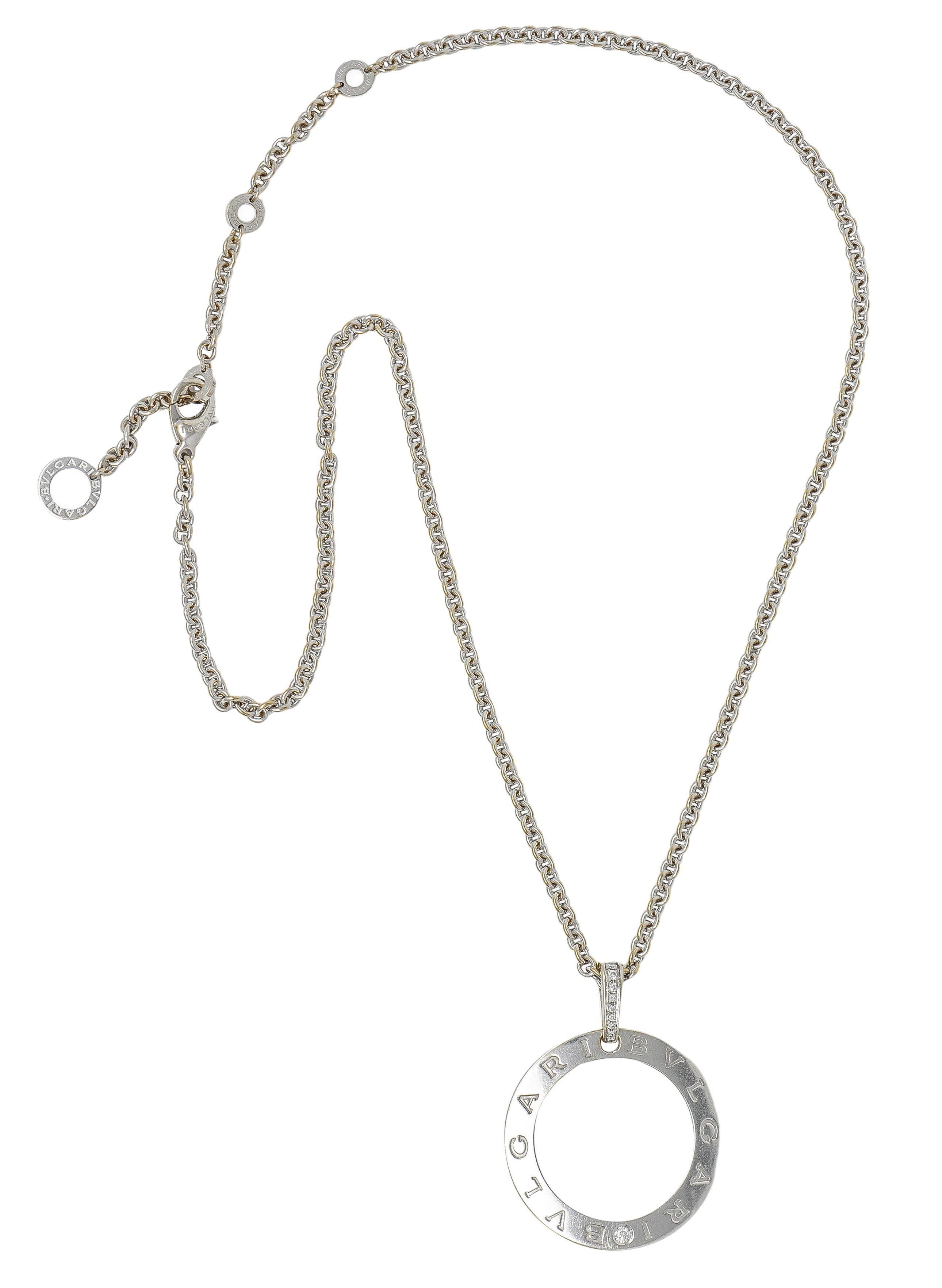 Contemporaneo Collana con ciondolo a forma di disco con logo Bulgari 2010 in oro bianco 18 carati e diamanti in vendita
