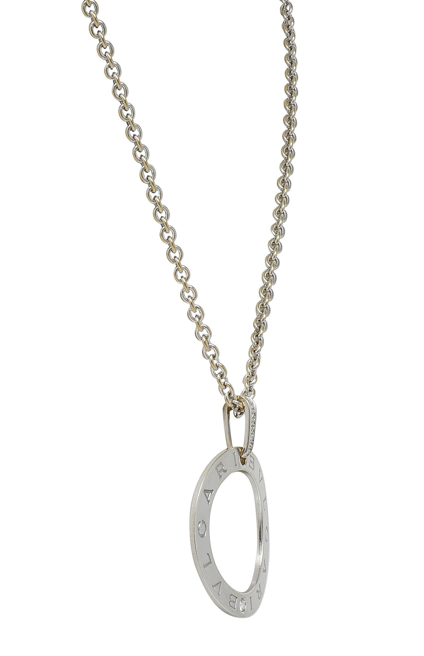 Donna Collana con ciondolo a forma di disco con logo Bulgari 2010 in oro bianco 18 carati e diamanti in vendita