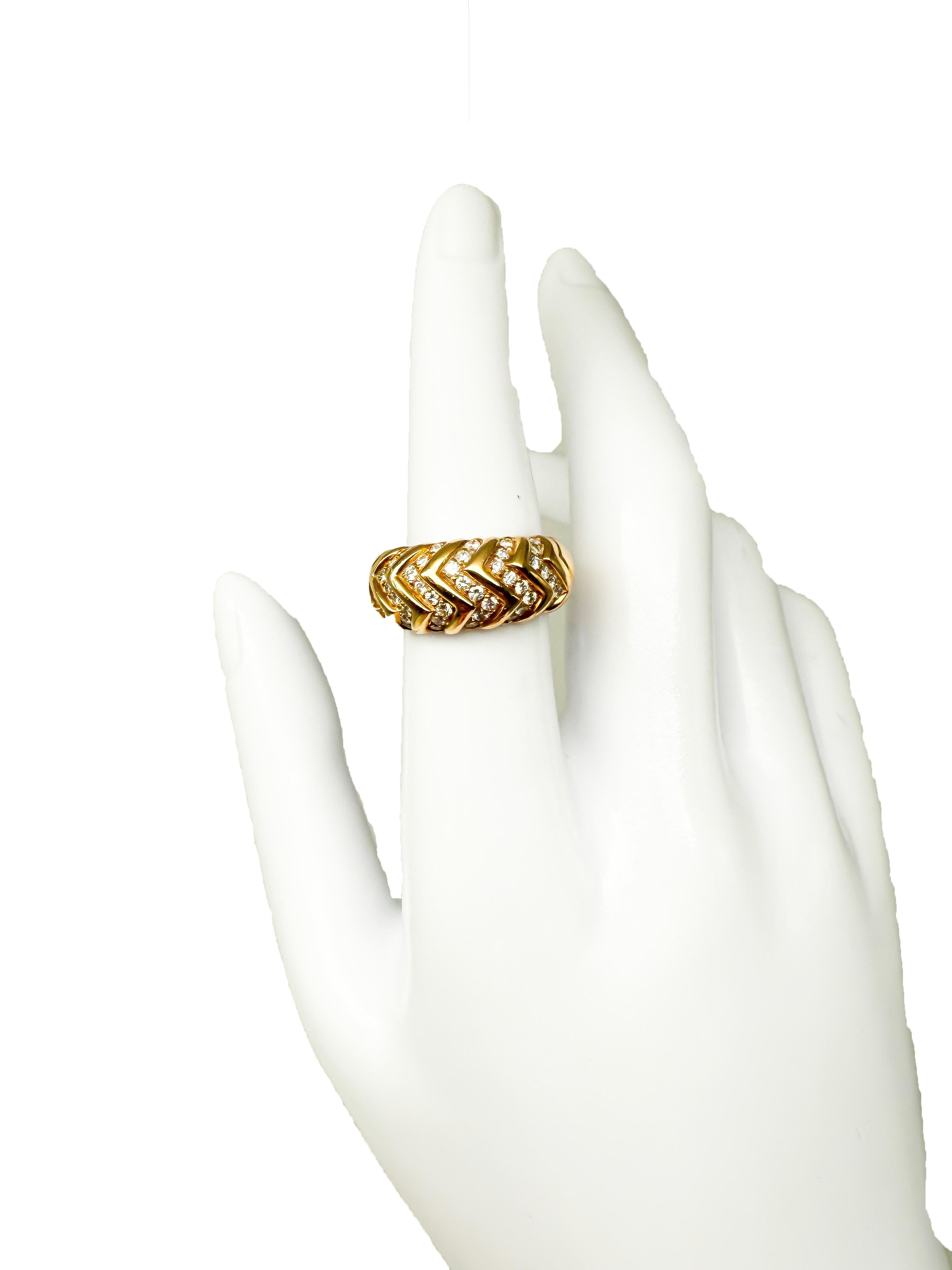 Women's Bulgari 6295Ring in 18K Yellow Gold with Diamonds For Sale