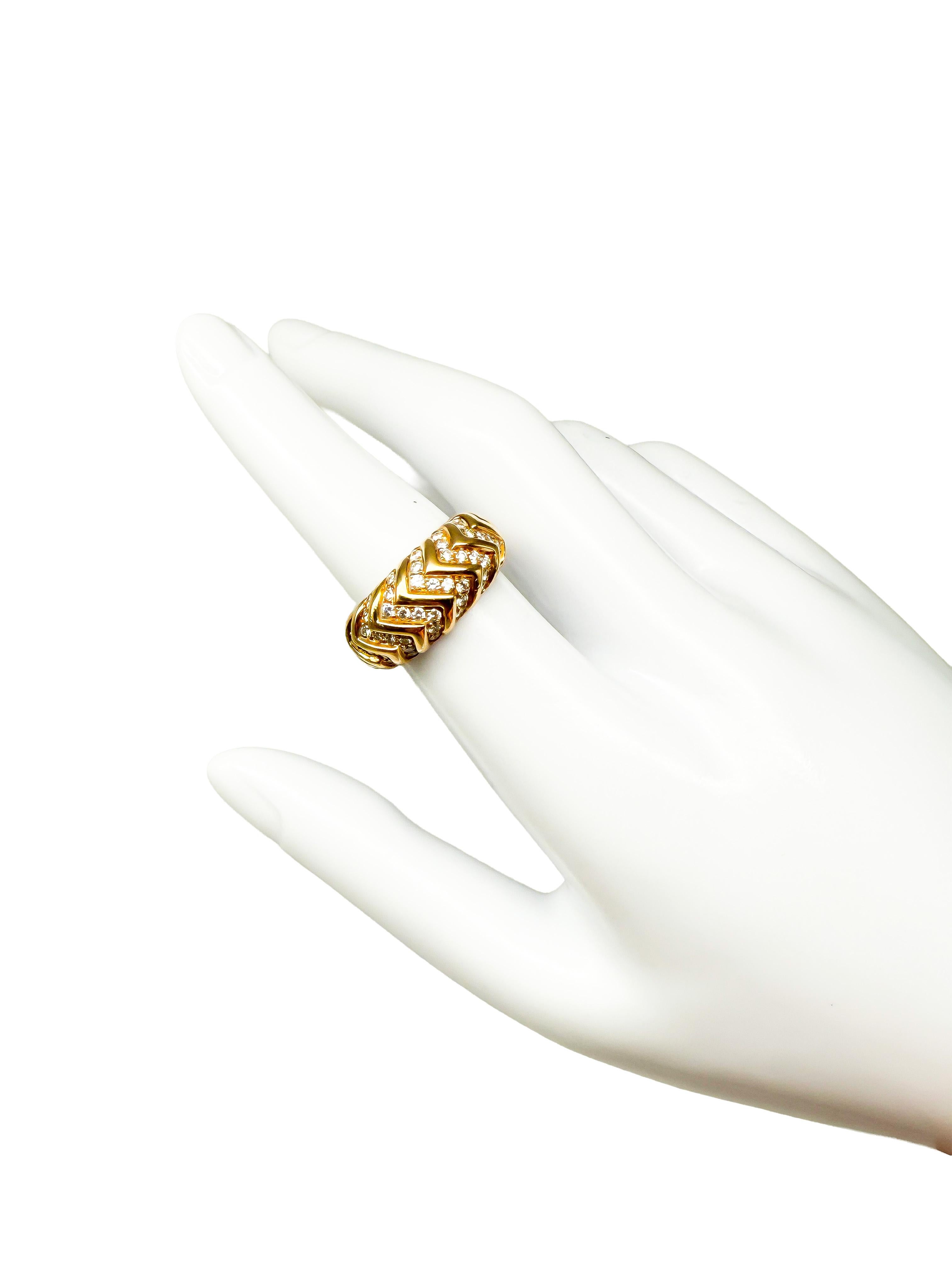 Bulgari 6295Ring in 18K Yellow Gold with Diamonds For Sale 1