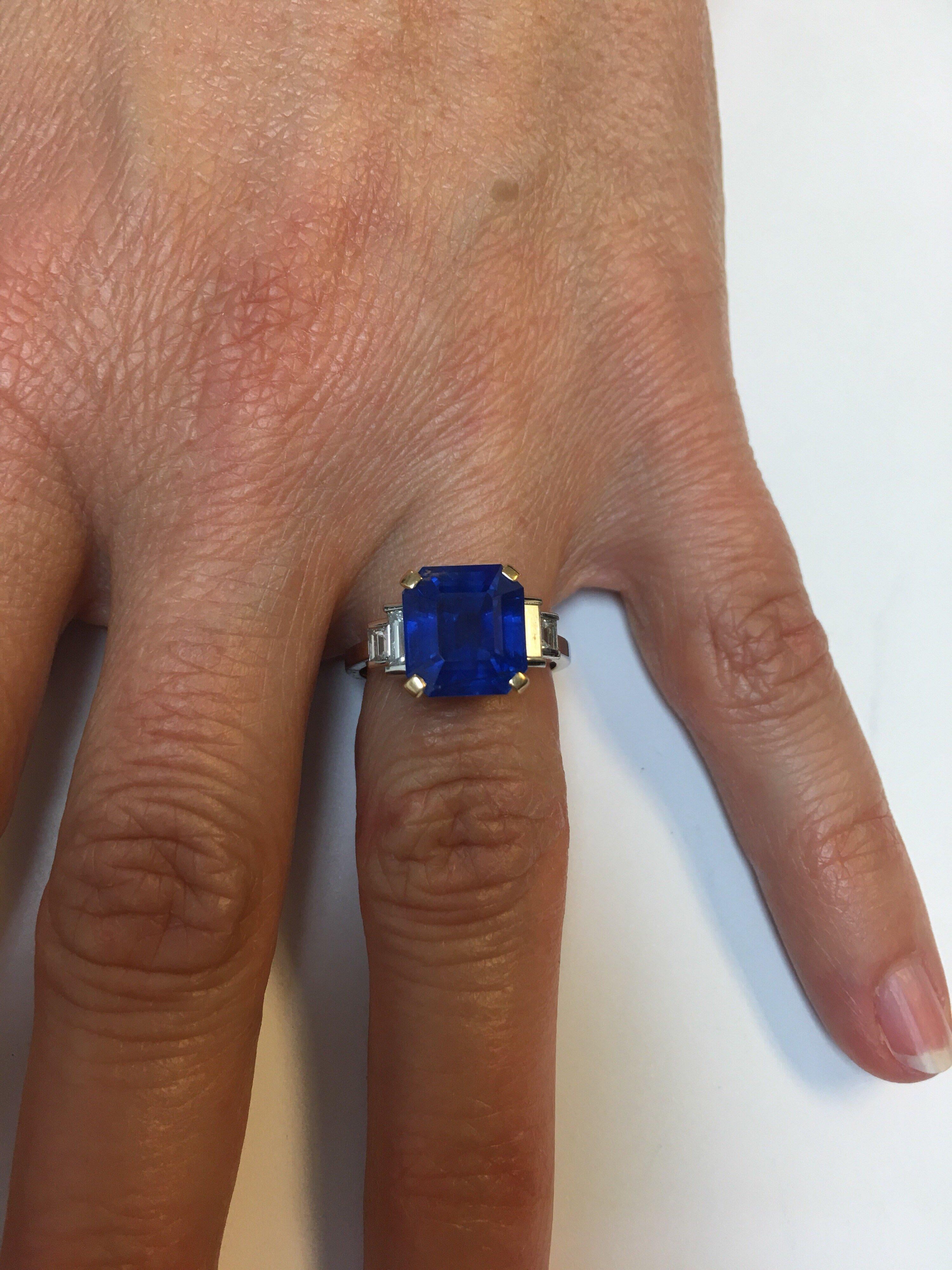 Bulgari 6.54 Carat Natural Sapphire Diamond Ring In New Condition In London, GB