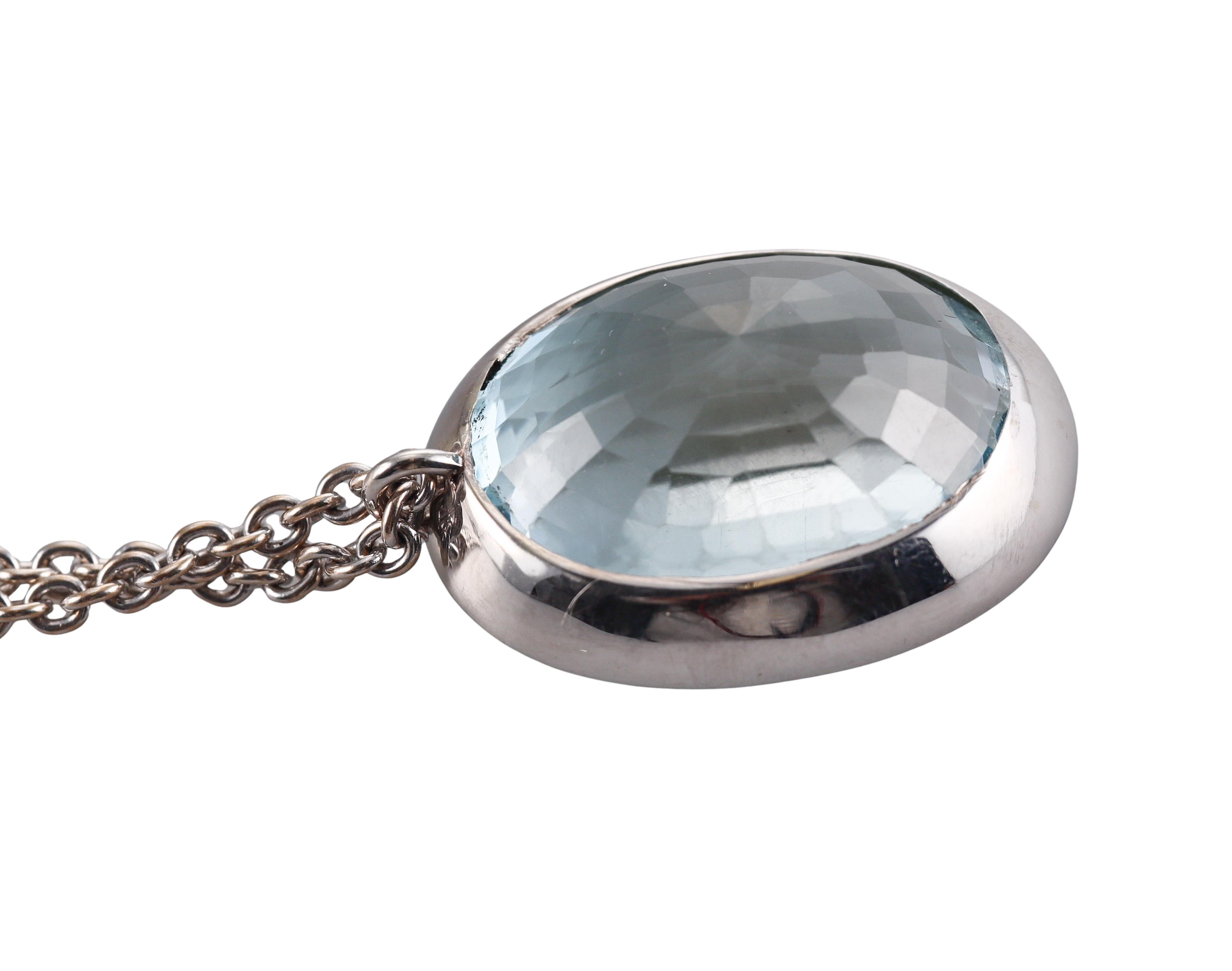 Donna Bulgari Collana con ciondolo in oro con acquamarina da 82 carati in vendita