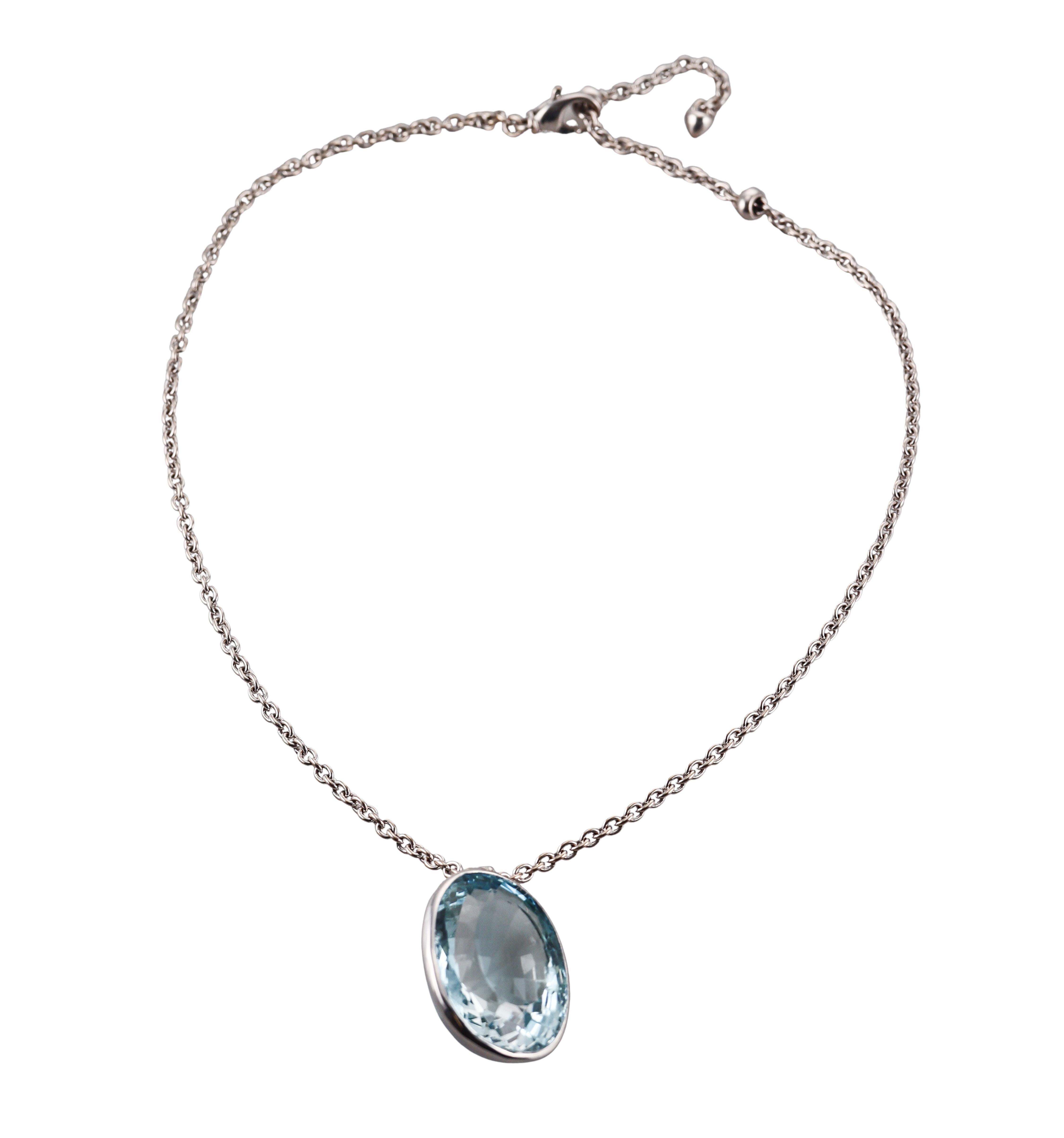 Bulgari Collana con ciondolo in oro con acquamarina da 82 carati in vendita 2
