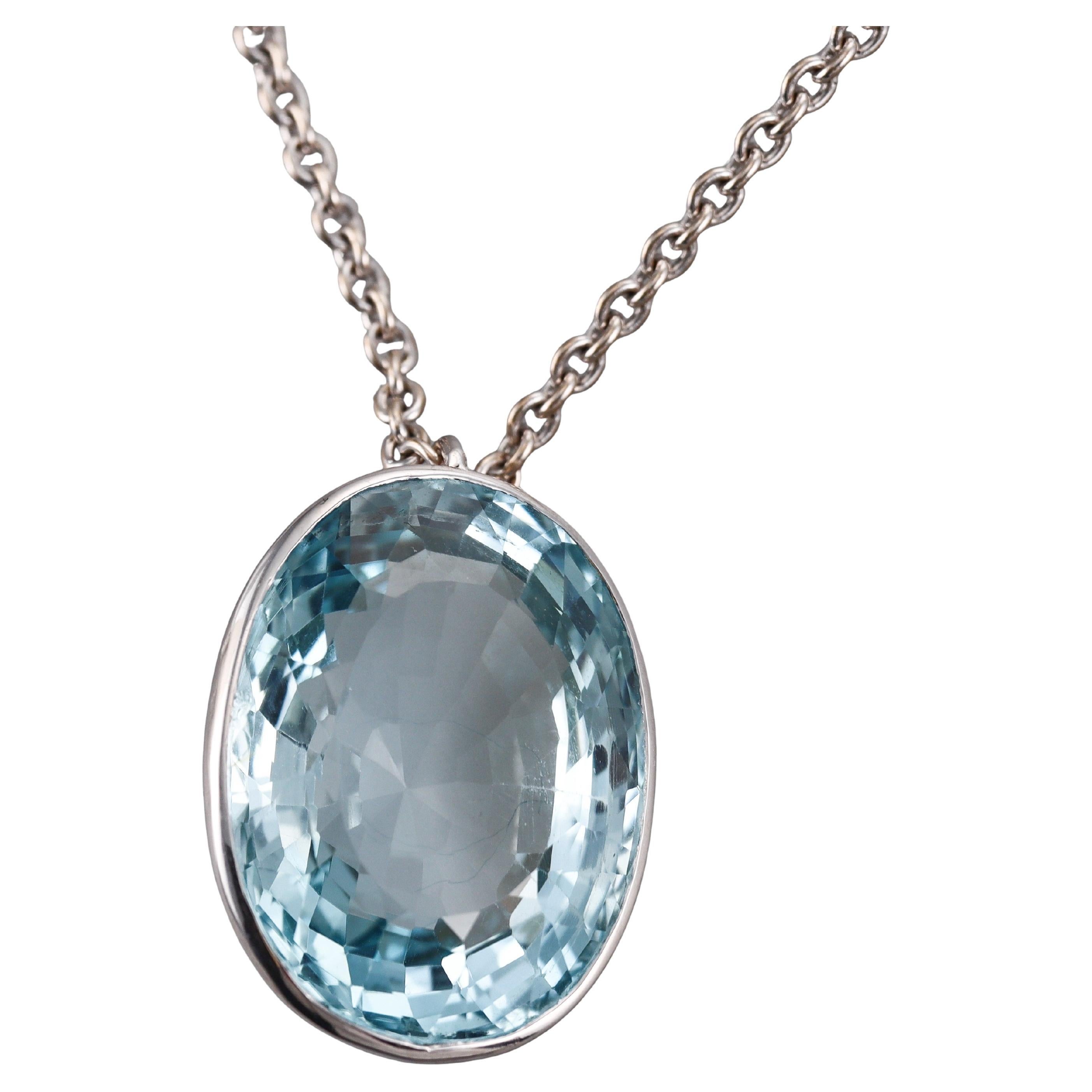 Collar Colgante de Oro Bulgari 82 Quilates Aguamarina